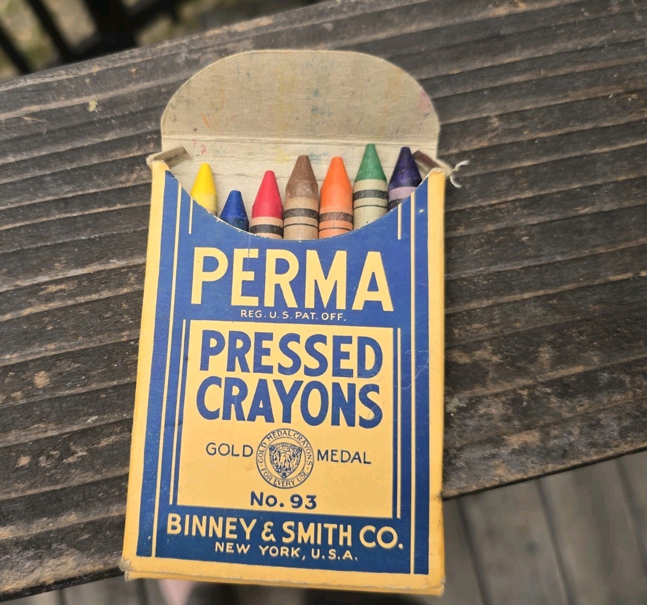Vintage Binney & Smith No. 93 Perma Pressed Crayons Gold Medal \'20s