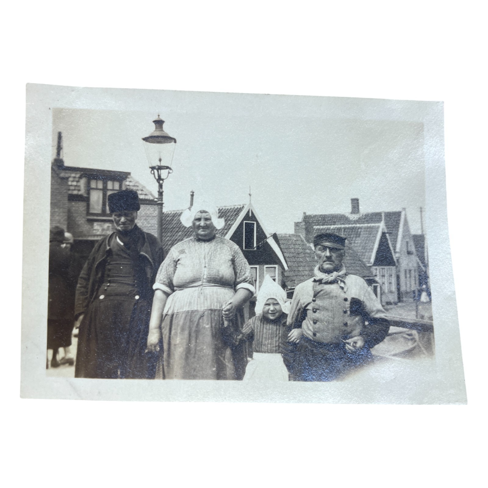 Vtg 1920s Dutch Family Volendam Holland Traditional Dress Street Scene Snapshot Vtg 1920s Dutch Family Volendam Holland Traditional Dress Street Scene Snapshot