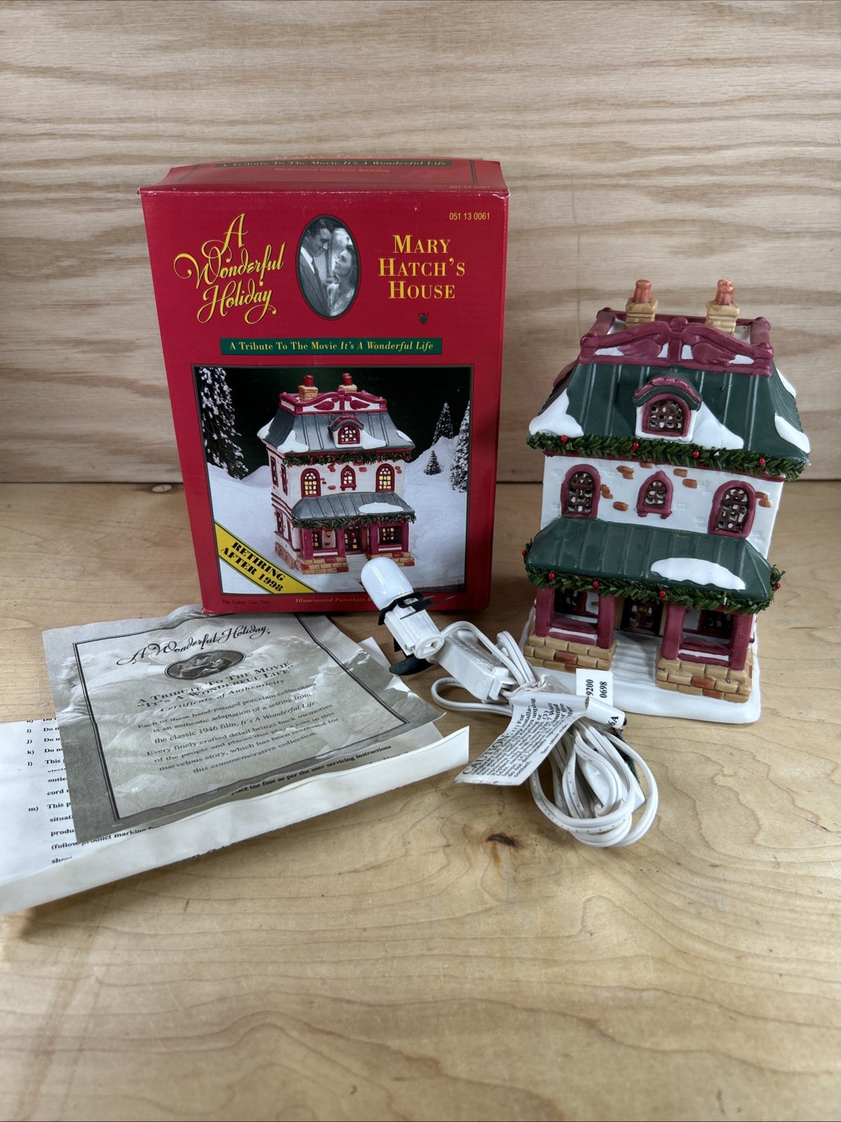 It\'s A Wonderful Life Holiday Village Mary Hatch\'s House of Bedford Falls 1996