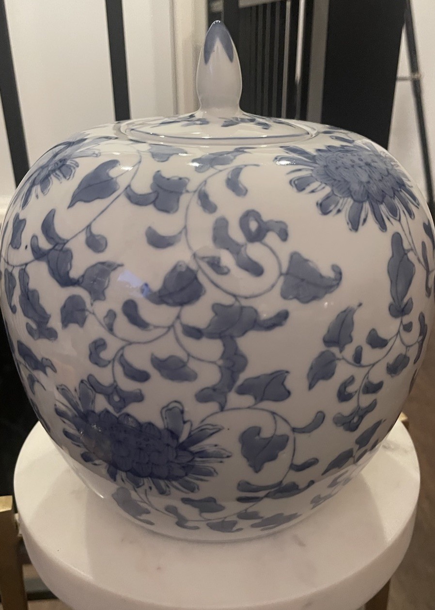 Large Blue & White Chinese Porcelain Ginger Jar Floral Chinoiserie 9”