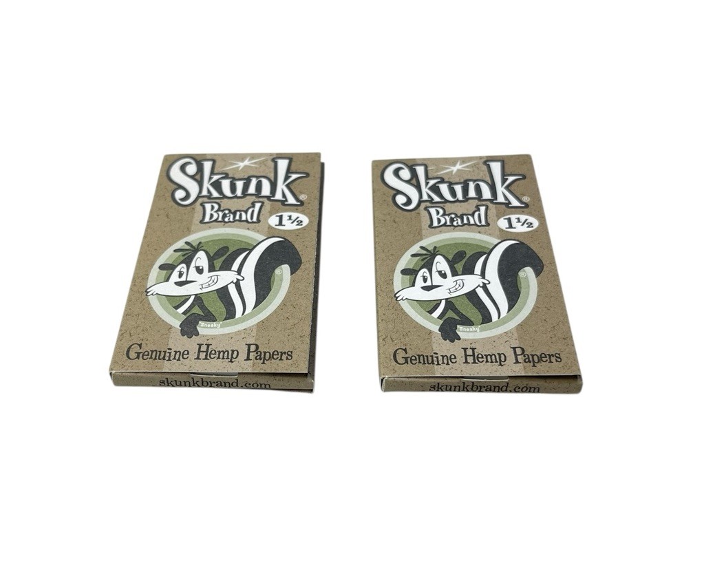 Skunk Brand Genuine 1 1/2 Lot of 2 Packs Gummed 33 Per Pack Made In Spain NEW Skunk Brand Genuine 1 1/2 Lot of 2 Packs Gummed 33 Per Pack Made In Spain NEW