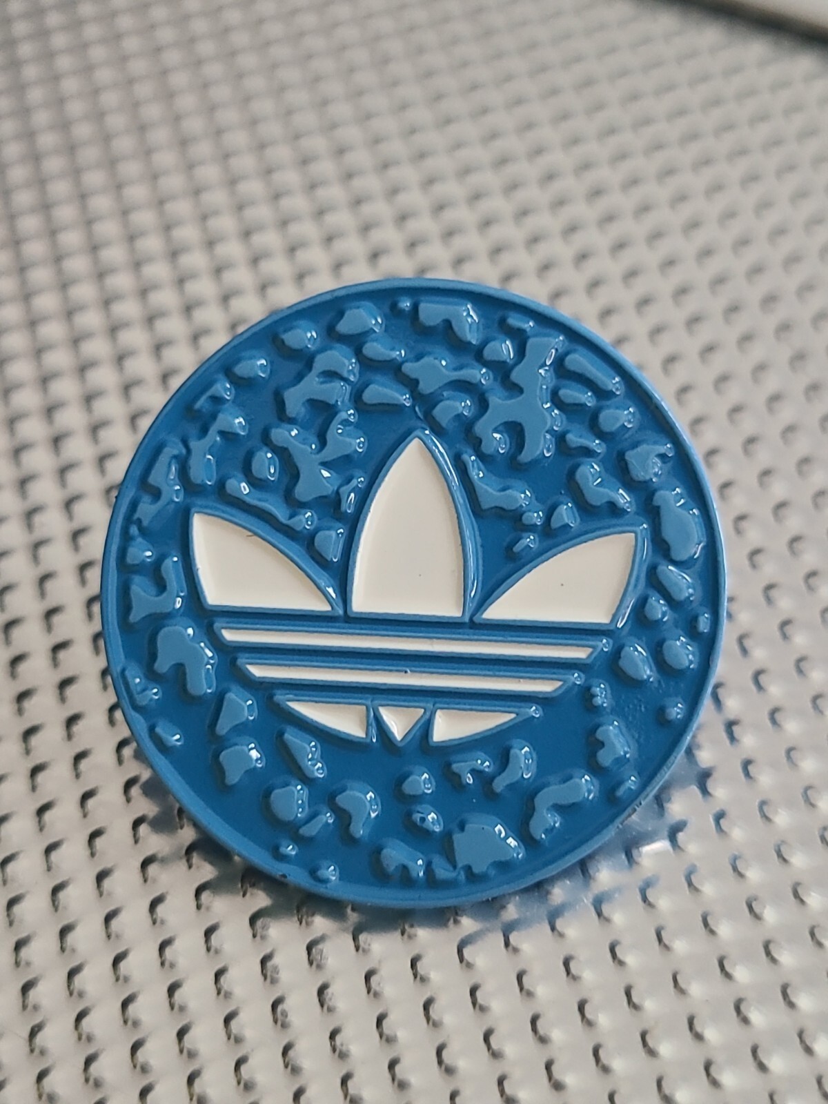 Adidas Originals  Pin Trefoil Logo Blue