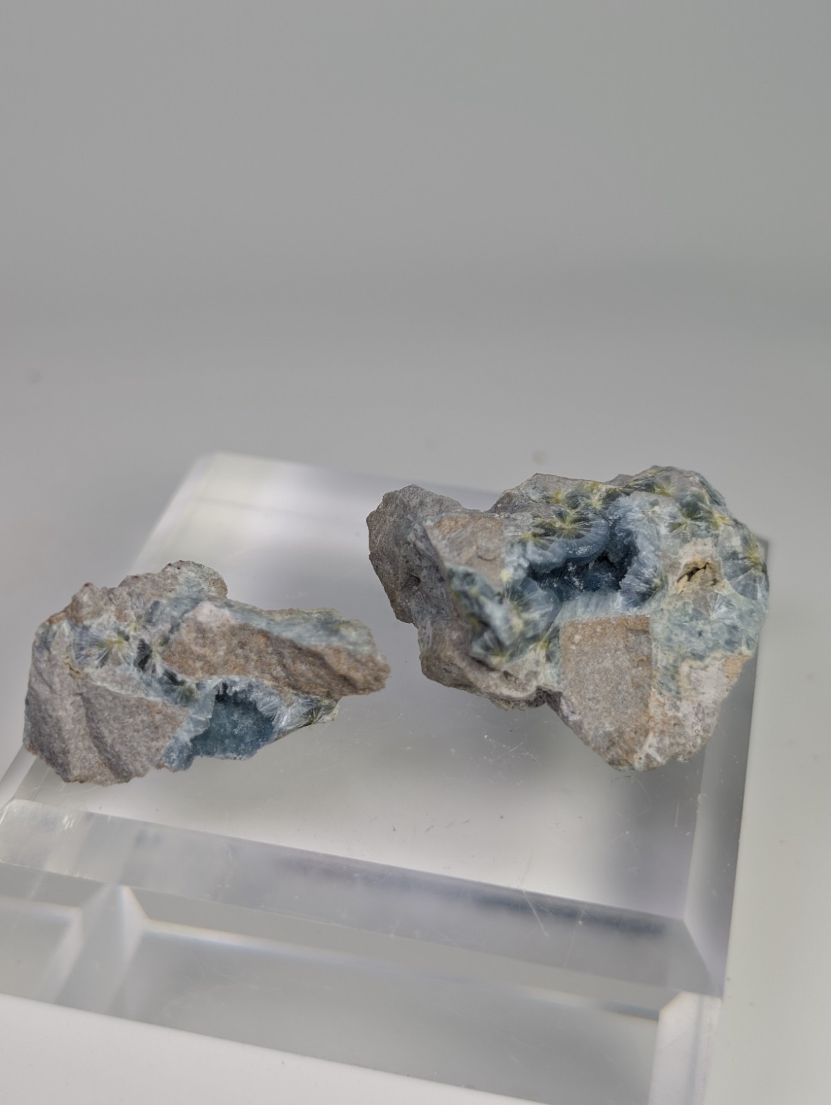 Matched Pair Blue-Green Wavellite Vug Specimens de Linde Pit Garland AR
