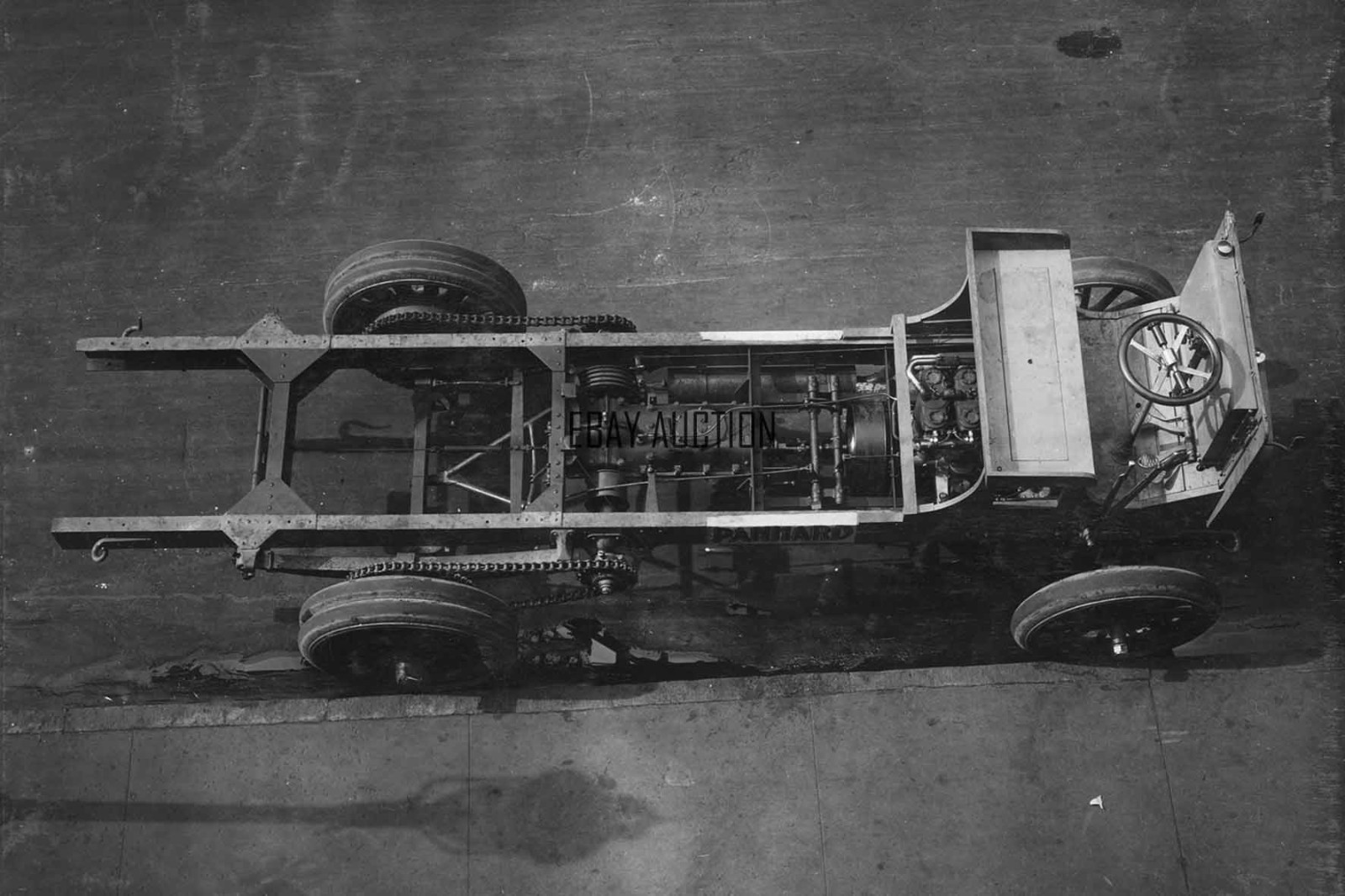 Panhard-Levassor 1910 automobile chassis photo factory press photograph