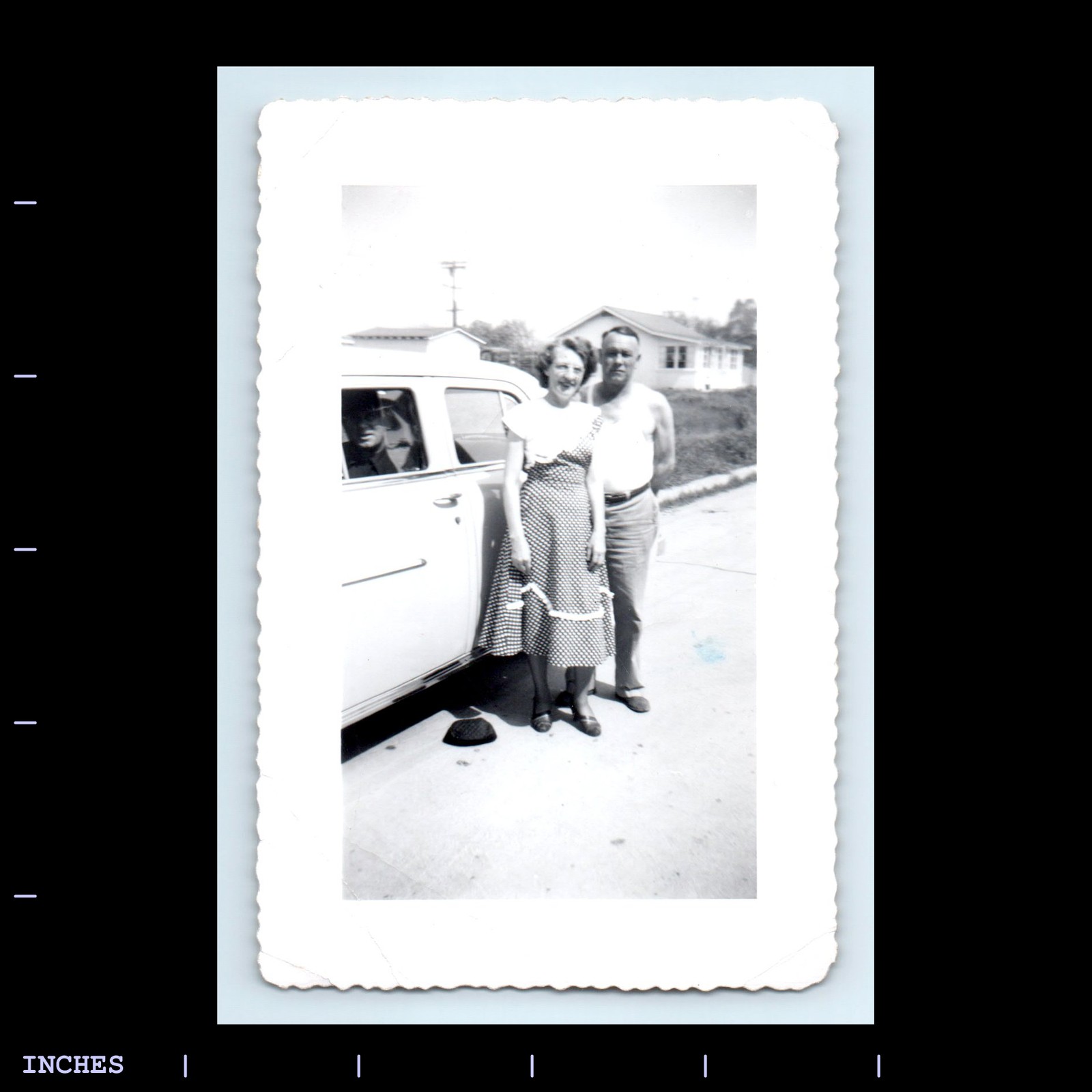 Old Vintage Photo MAN WOMAN COUPLE BY CLASSIC CAR