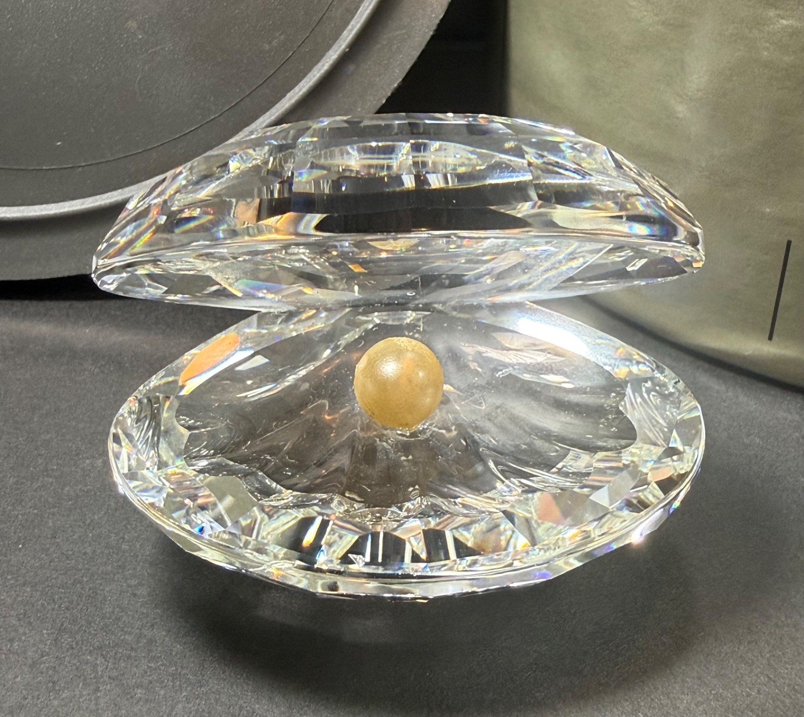 Swarovski Crystal Figurine, Shell Pearl / Oyster, Clam (014389) 2\