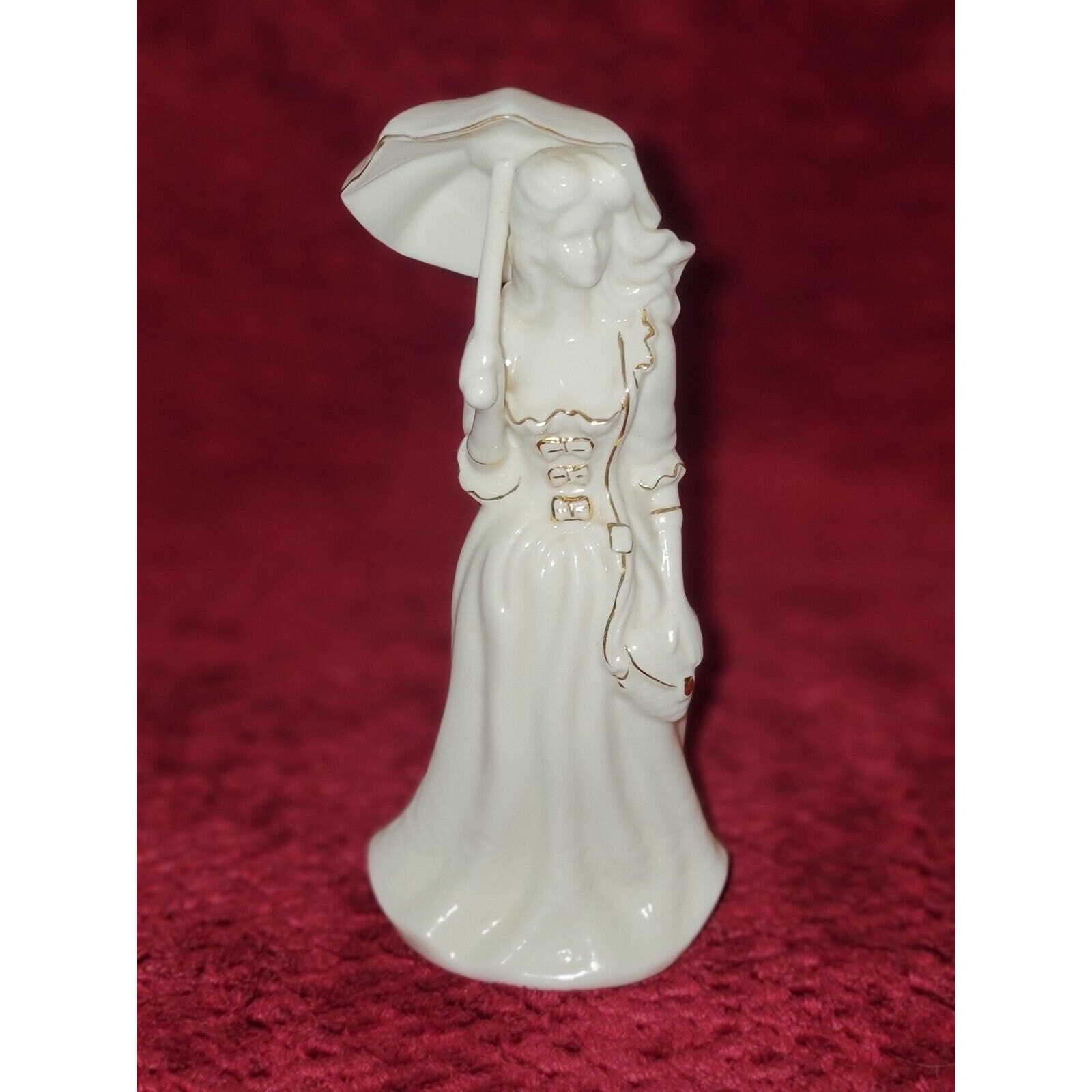 Vintage Ceramic Lady Figurine Statue White/Gold, Height: 7 inches.