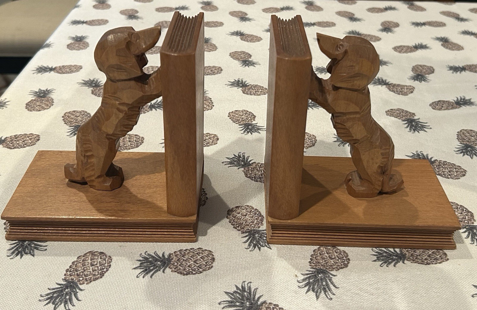 Vintage Dachshund Bookends, Peering Over Books To Catch A Glimpse of Eachother Vintage Dachshund Bookends, Peering Over Books To Catch A Glimpse of Eachother