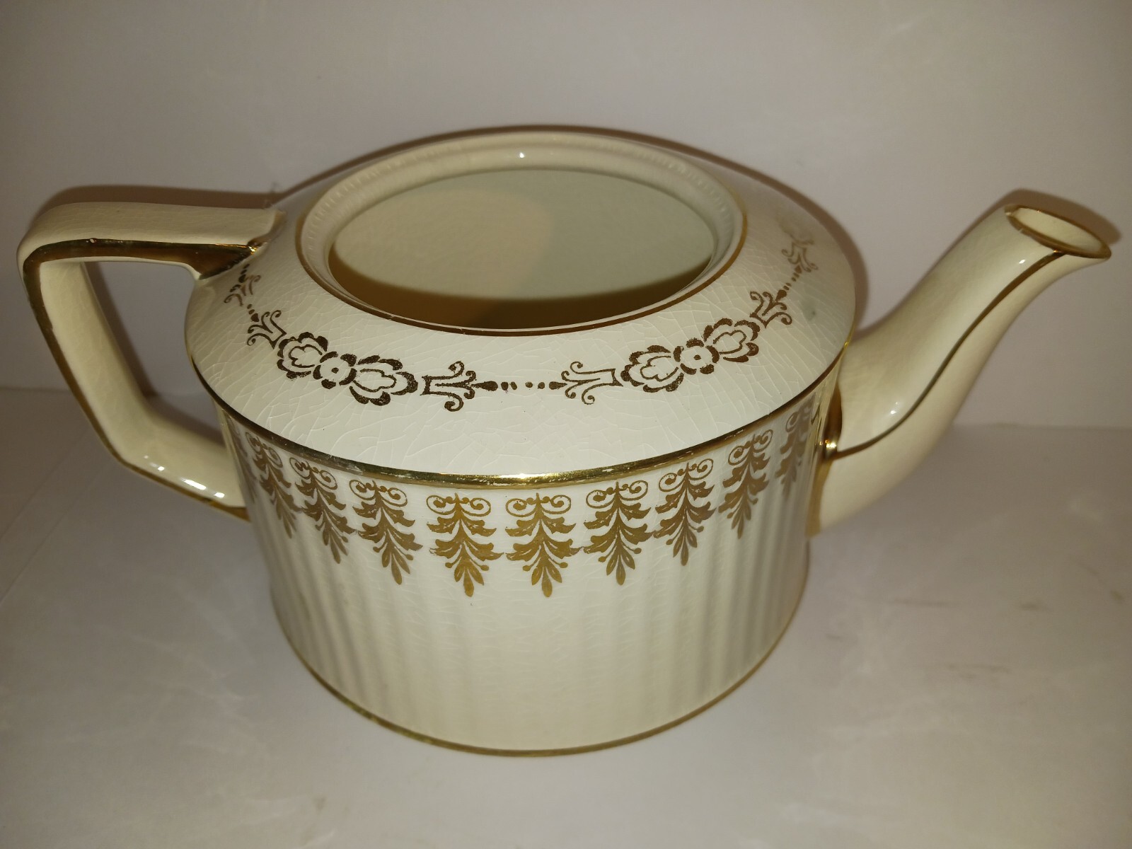 SADLER ENGLAND Porcelain Teapot with 22kt Gold - Marked  Numbered