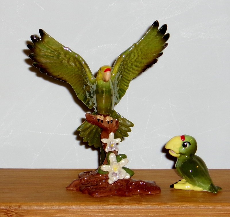 Lot # 30 Vintage Disc Hagen Renaker Specialty Parrot & Mini Parrot Mama