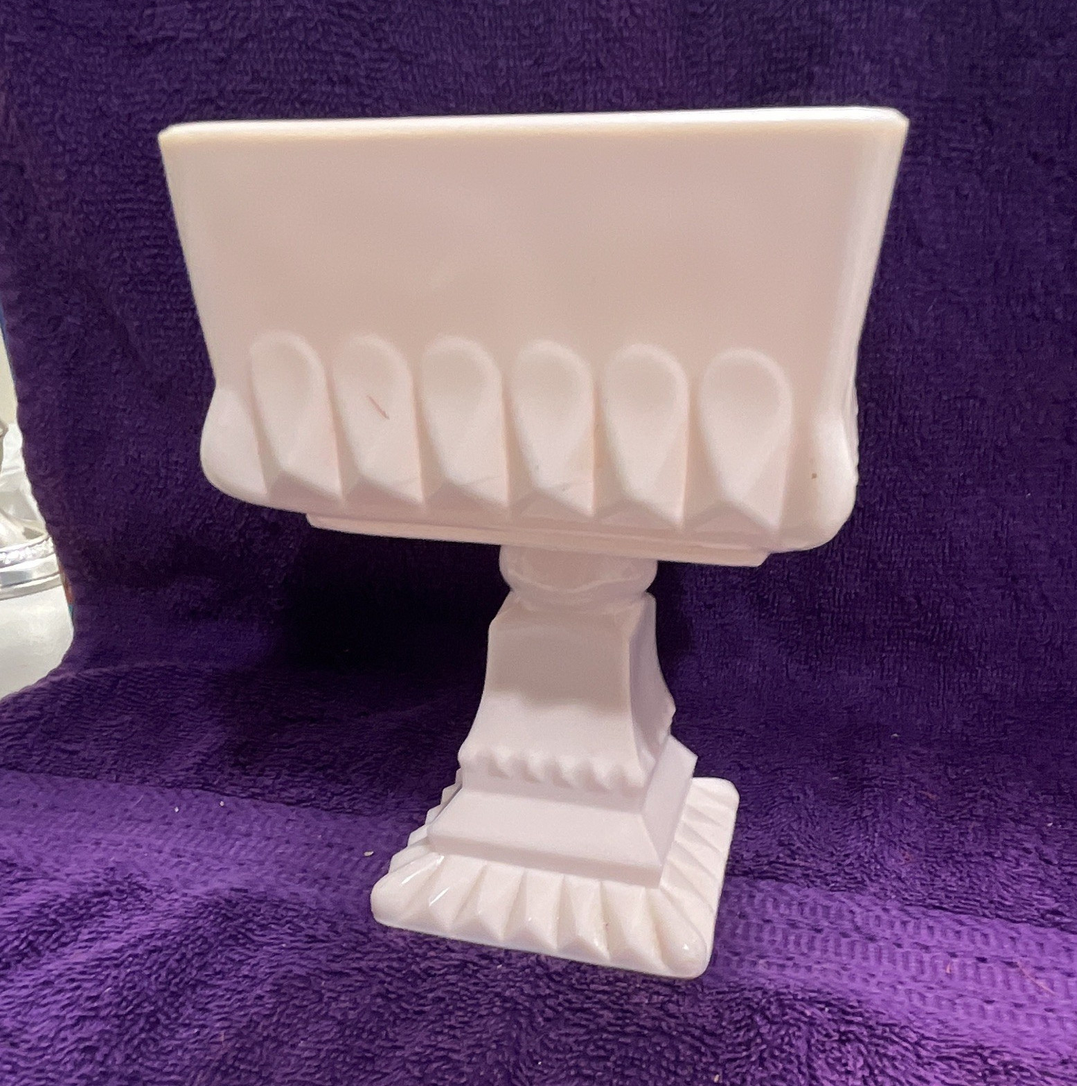 Westmoreland Pink Ceramic Wedding Cake Box Glossy pink Westmoreland Pink Ceramic Wedding Cake Box Glossy pink