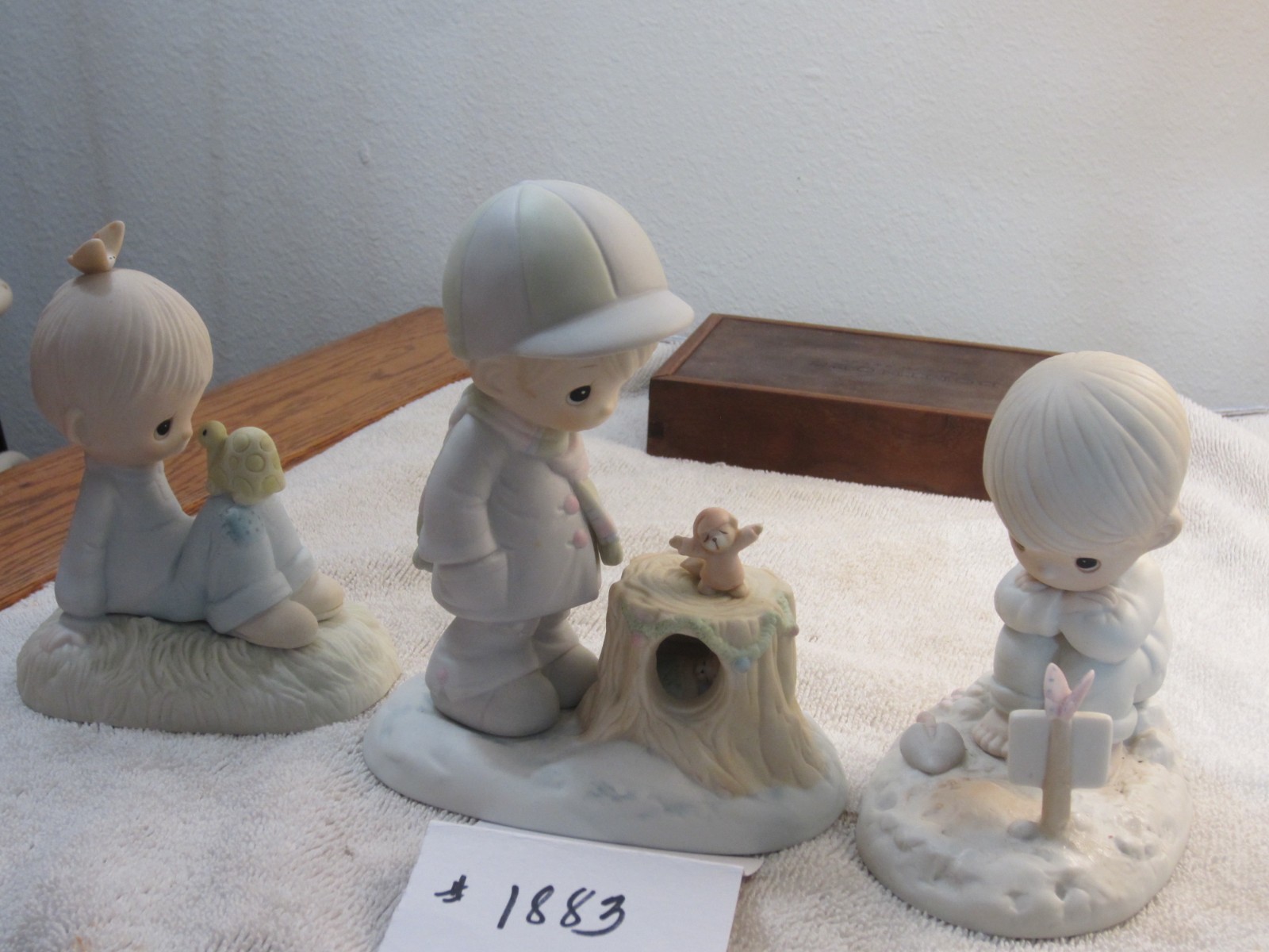 PRECIOUS MOMENTS - BOYS ENJOYING THE DAY   MOVING SALE DISCOUNT