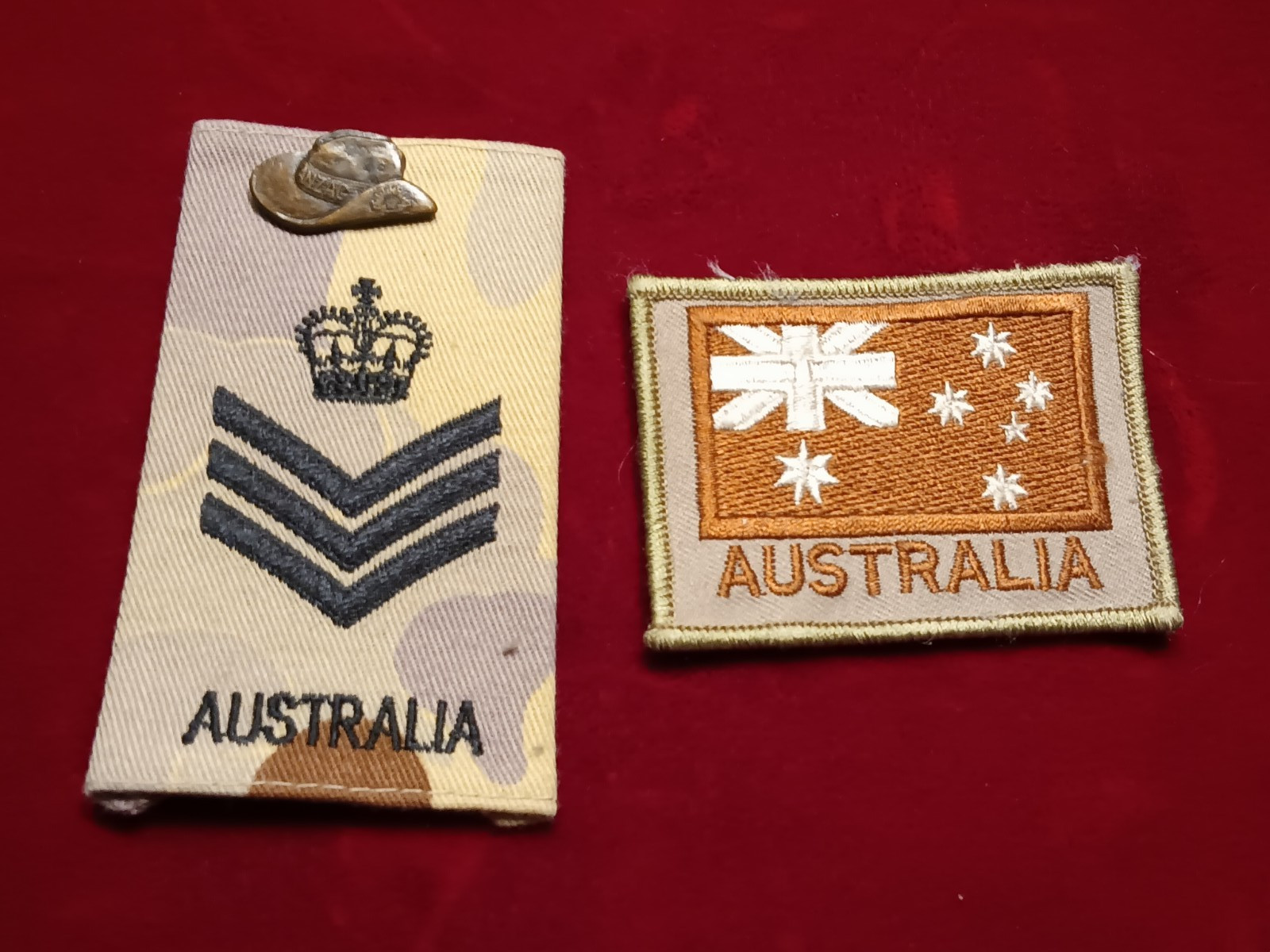 Australian Military Uniform Shoulder Board with ANZAC hat pin & uniform patch