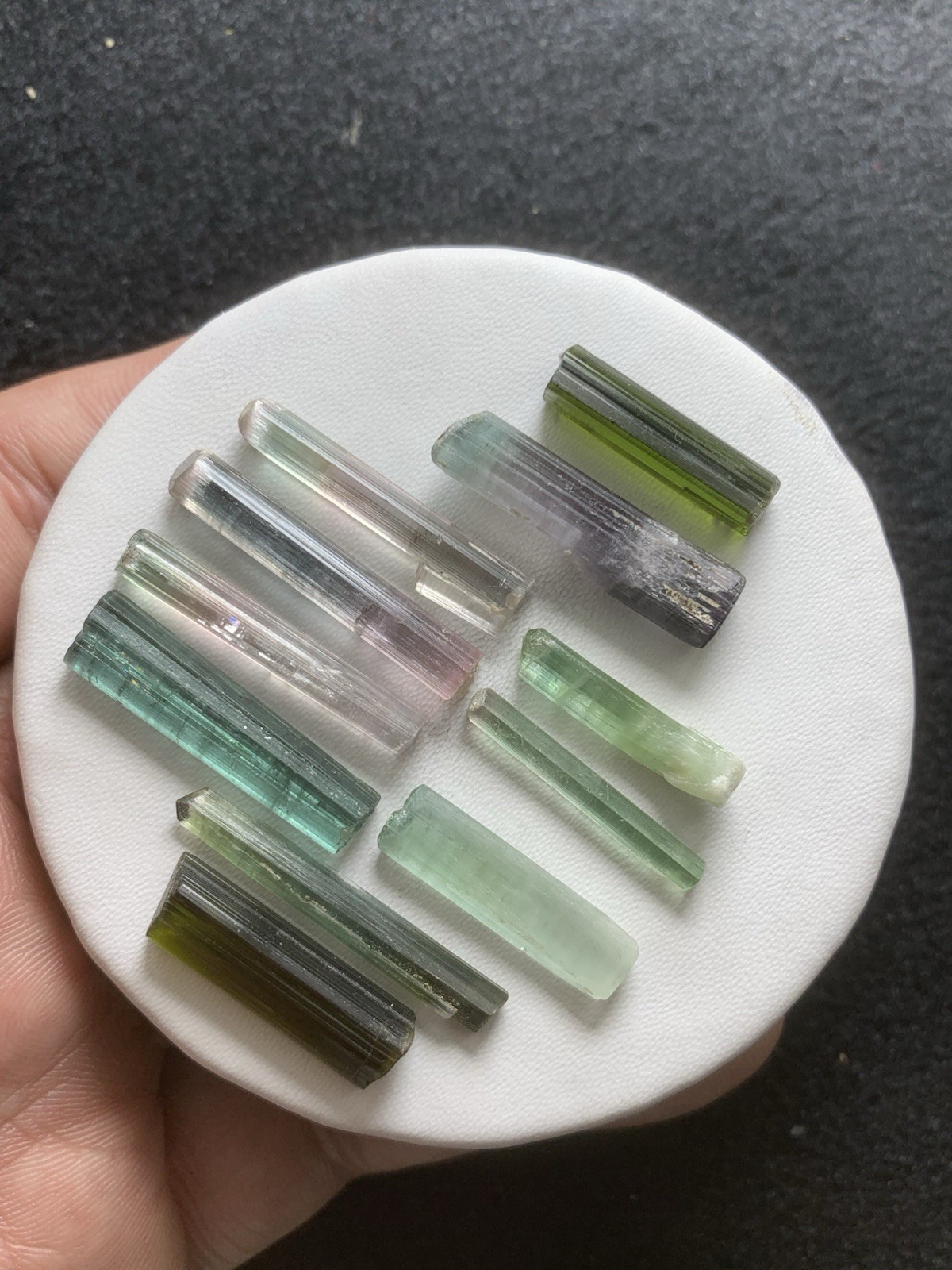 13.54 GramTourmaline Crastyal from afganistan 13.54 GramTourmaline Crastyal from afganistan