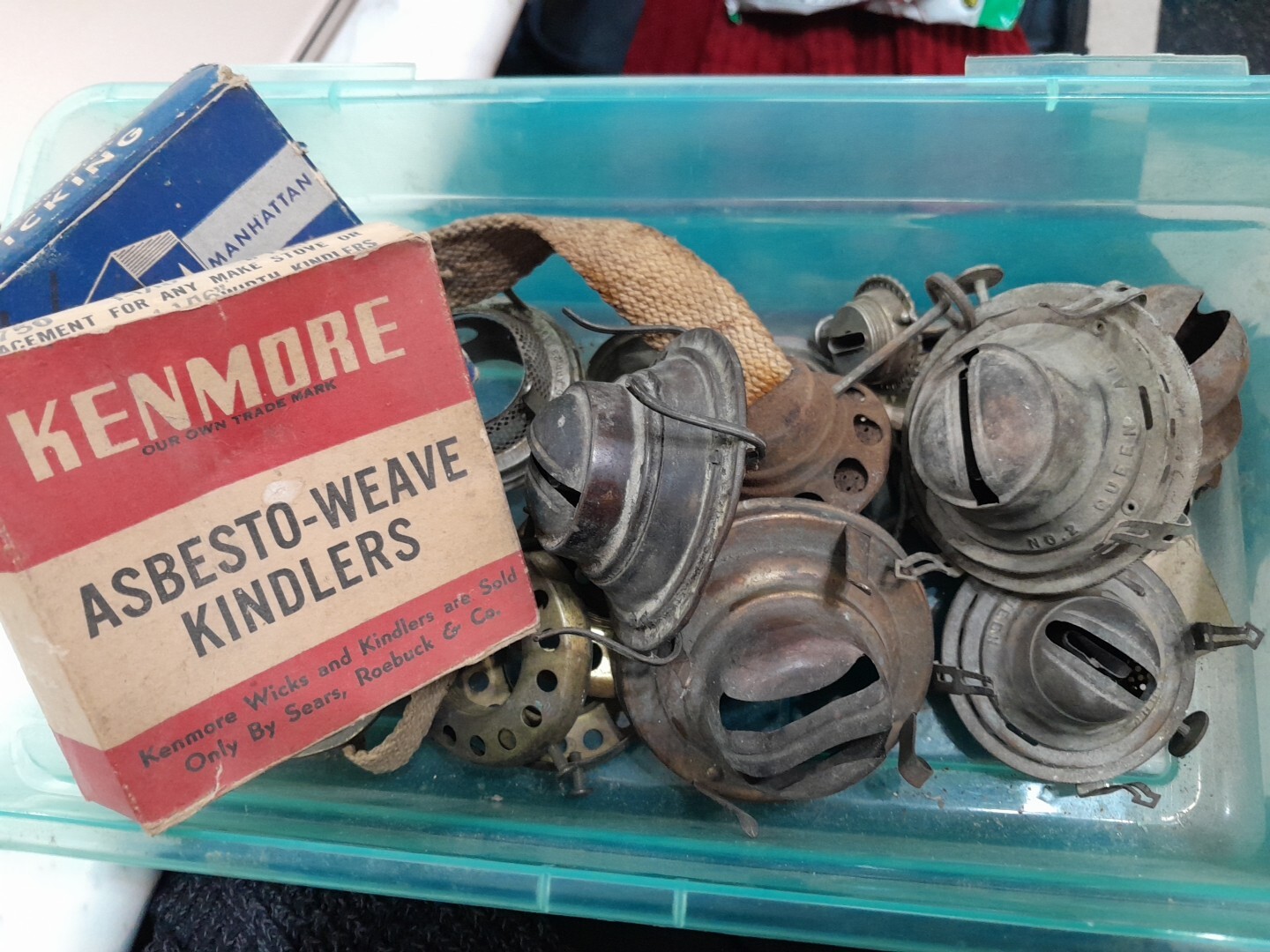 Assorted Kerosene Burners And 2 Boxes Wicks Old/vintage Some Queen Anne