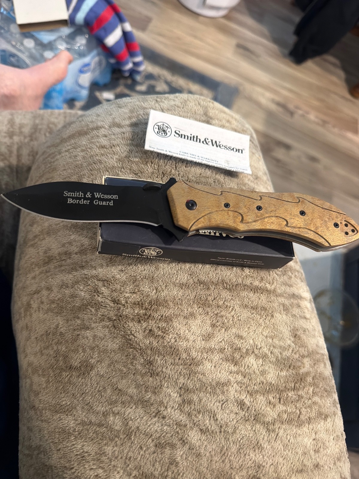 Discontinued Smith & Wesson Border Guard SWBGC Desert Camo Knife NOS Plain Edge