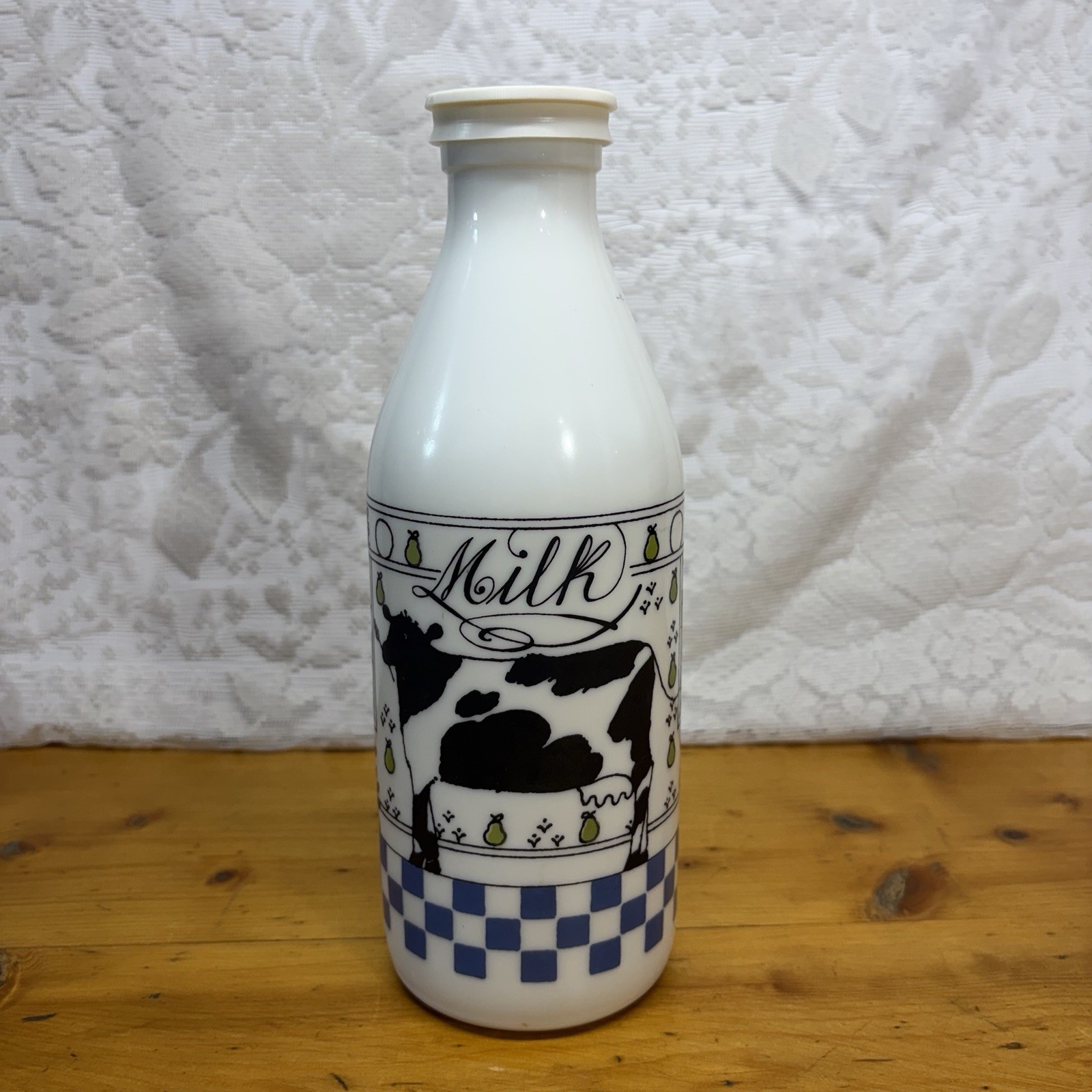 Vintage Egizia Italy White Milk Glass Milk Bottle Cow Chicken Lillian Vernon