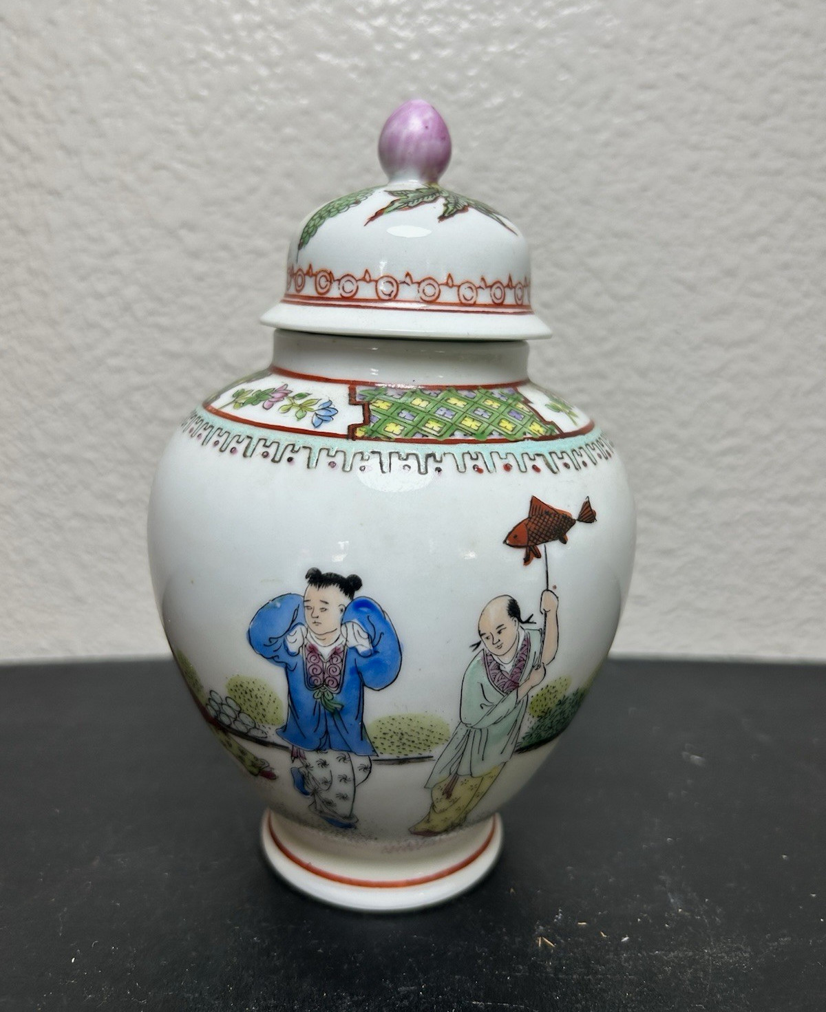 Vintage Chinese Porcelain Lidded ginger Jar or temple jar Purple Finial Scene Vintage Chinese Porcelain Lidded ginger Jar or temple jar Purple Finial Scene