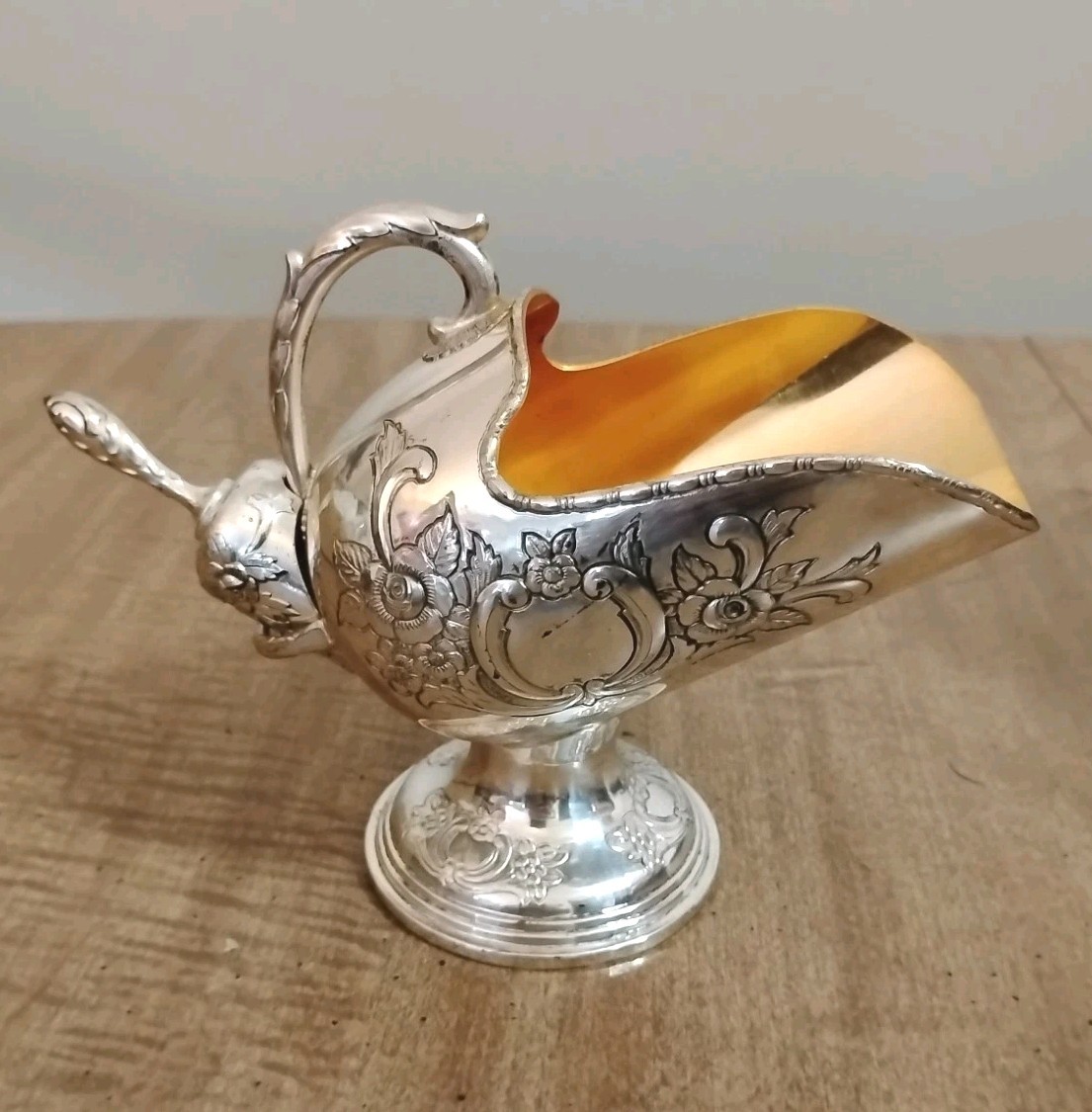 Raimond Silverplate Sugar Scuttle Bowl with Scoop Floral Vintage Raimond Silverplate Sugar Scuttle Bowl with Scoop Floral Vintage