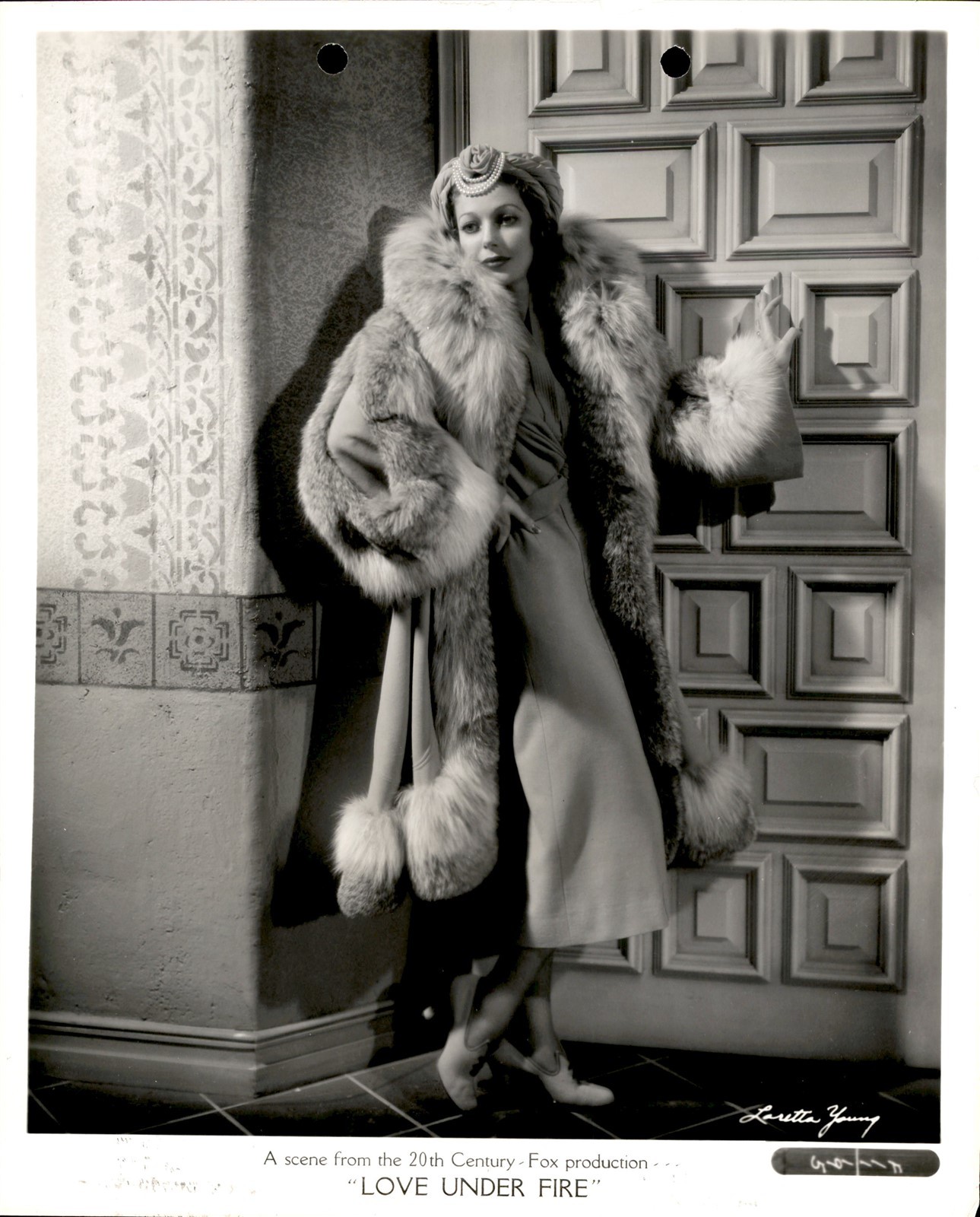 LMPE45 Original Photo LORETTA YOUNG LYNX FUR GLAMOUR SHOT 1937 