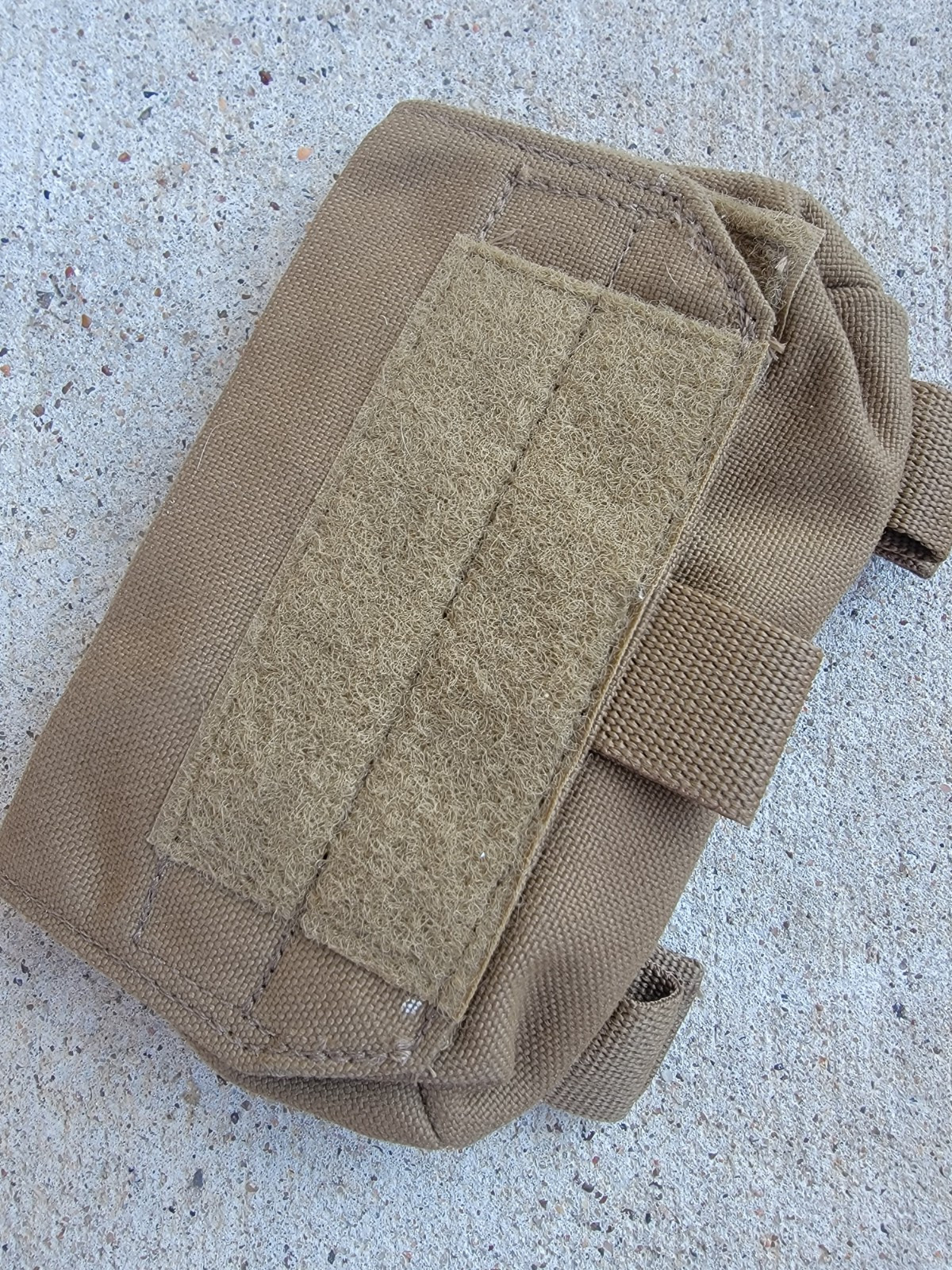 Shotgun Shell  Pouch 12 Round  Khaki Eagle Industries