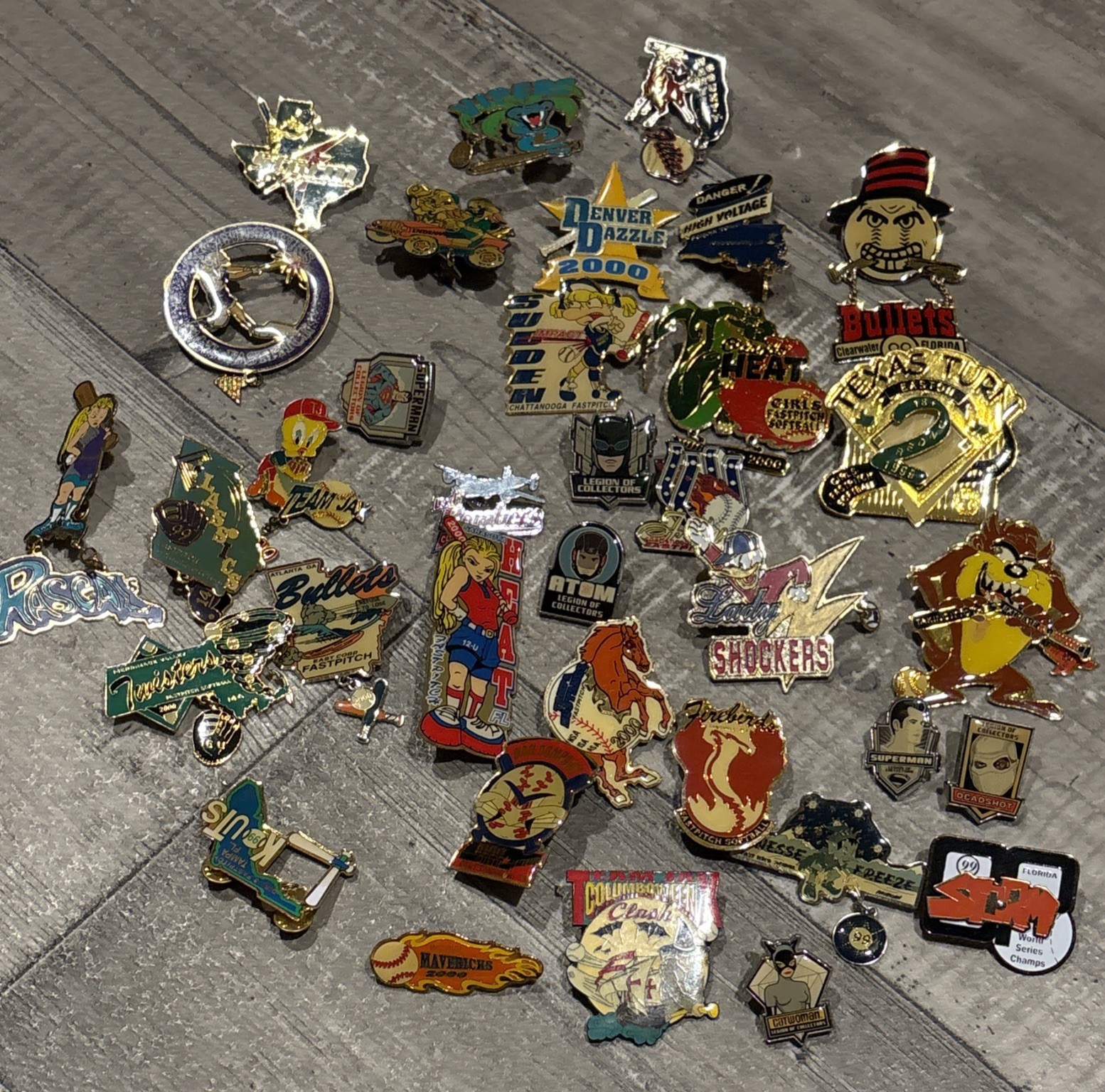 Vintage 34 Pin Button Lot Baseball Taz Donald Duck Fast Pitch Florida Team