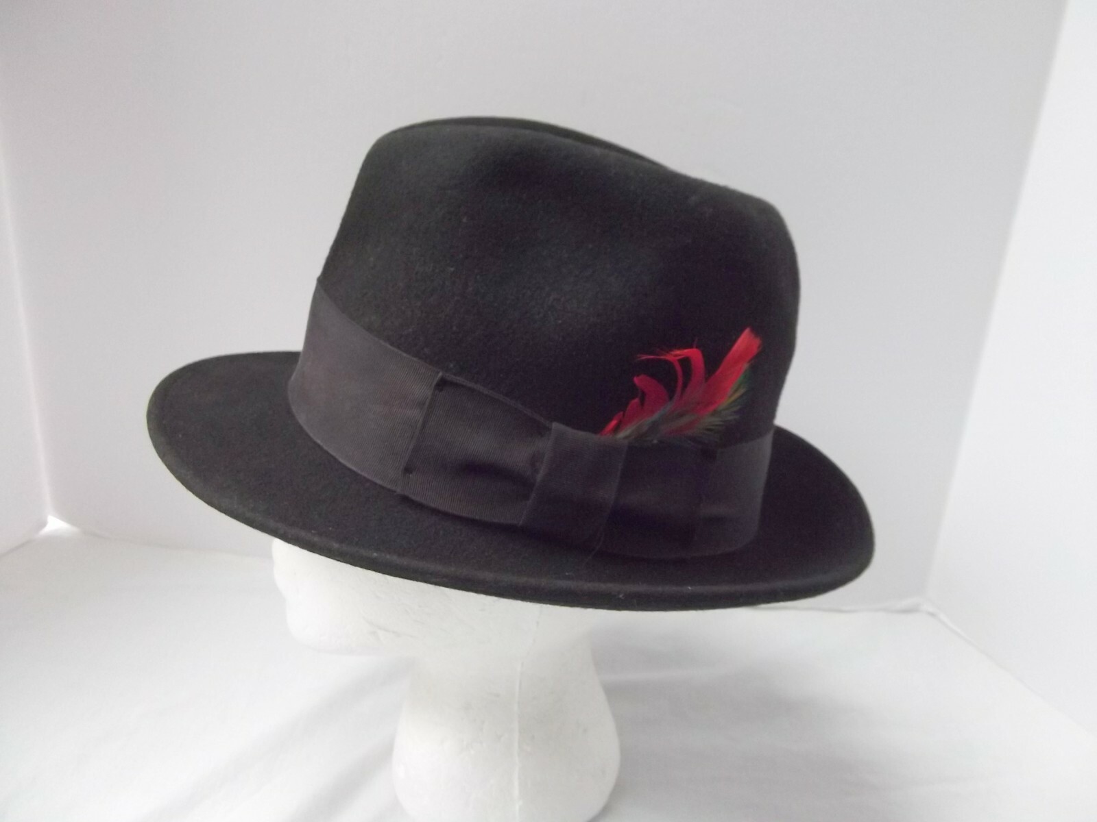 Vintage Bee Hats men black wool fur felt fedora The Ascot 23in band 