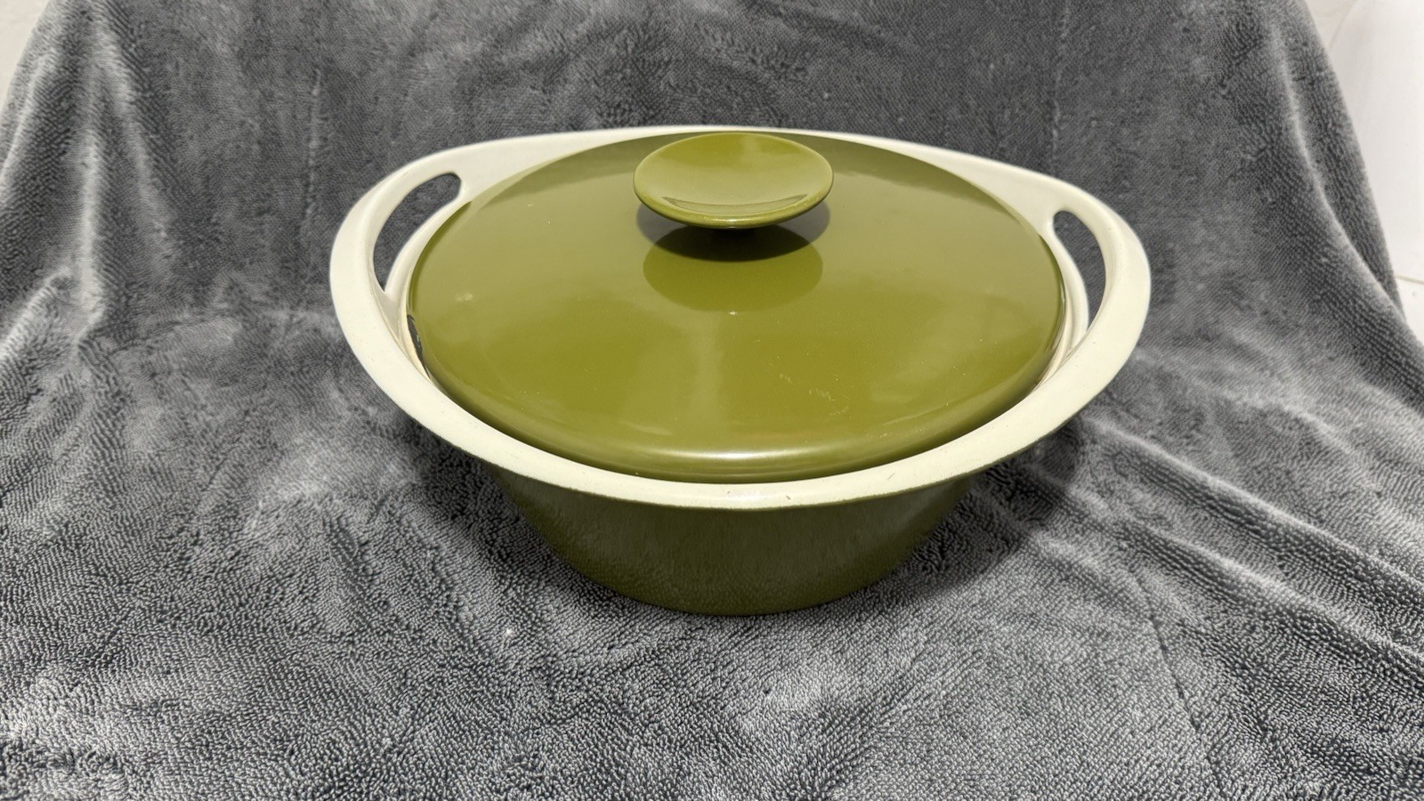 Vintage Copco Denmark Avocado Green Enameled Cast Iron Casserole Dish With Lid