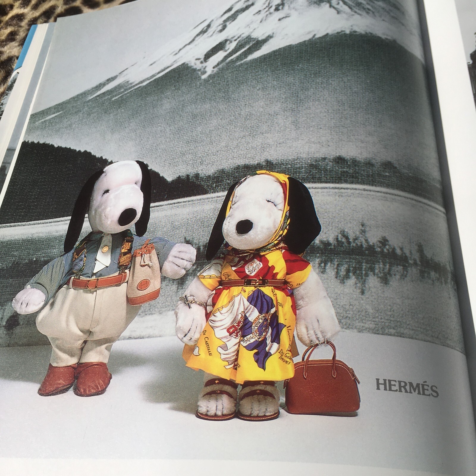 SNOOPY 1990s WORLD TOUR FASHION BOOK~ 138 DESIGNERS~VINTAGE FRENCH EDITION~ RARE SNOOPY 1990s WORLD TOUR FASHION BOOK~ 138 DESIGNERS~VINTAGE FRENCH EDITION~ RARE