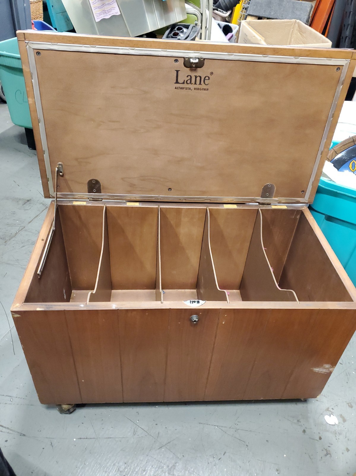 Lane Company Inc Altavista, cedar chest / Seat