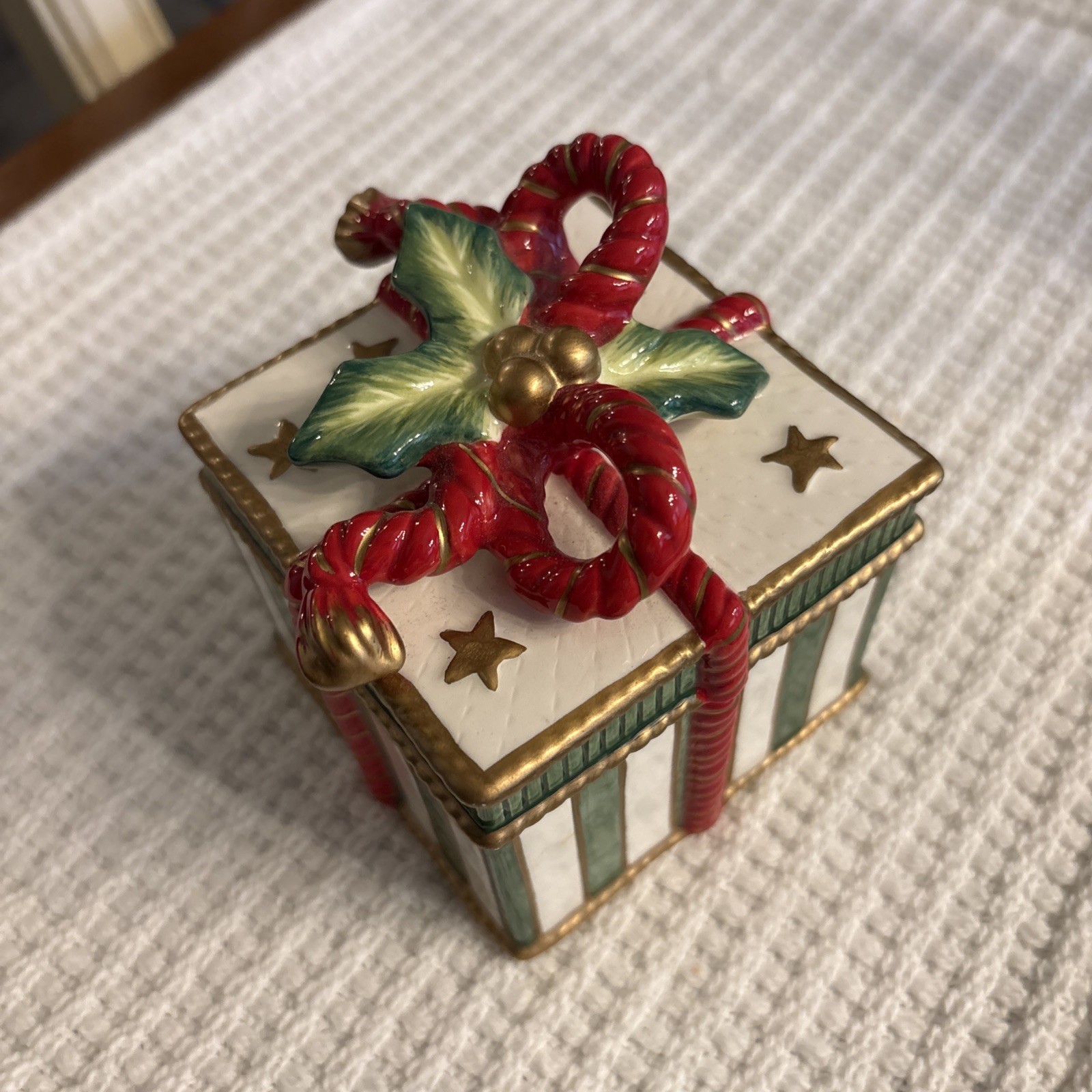 Fitz and Floyd Christmas Trinket Box No Chips Or Cracks 