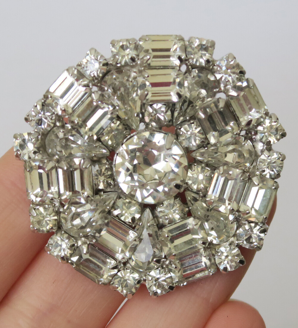 Vintage Weiss Brilliant Rhinestone Brooch Pin Marked Costume Jewelry
