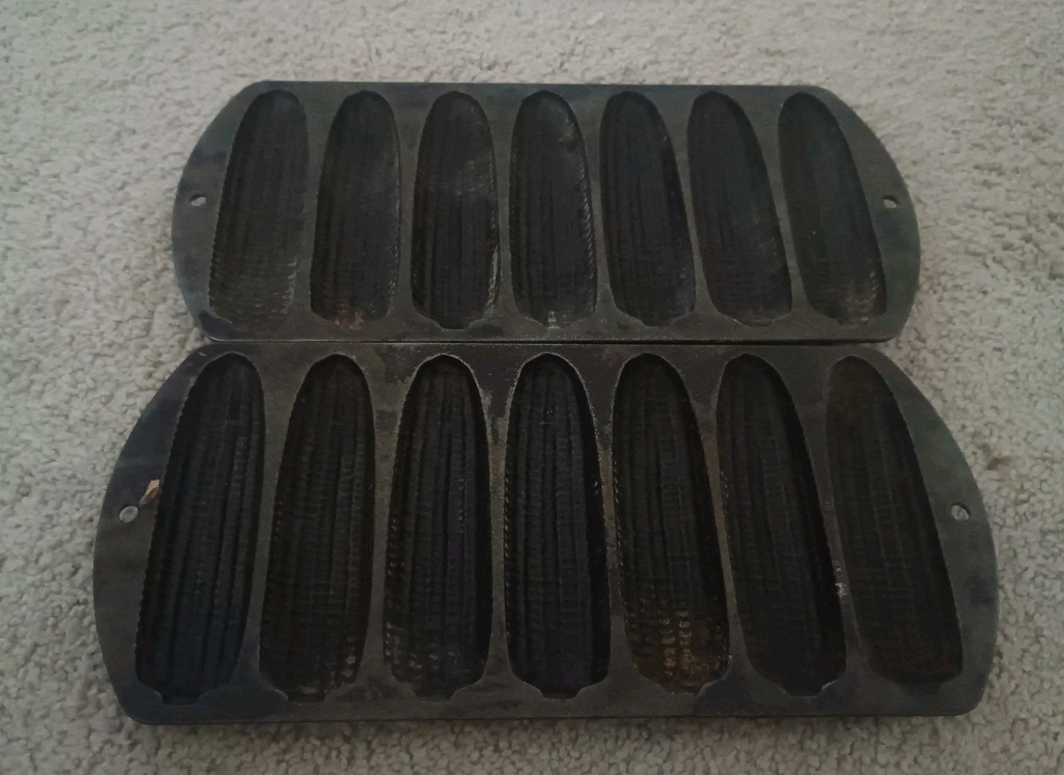 Lodge 2 Vintage Cast-Iron 7-Ear Corn Stick cornbread Pans Pre-owned 