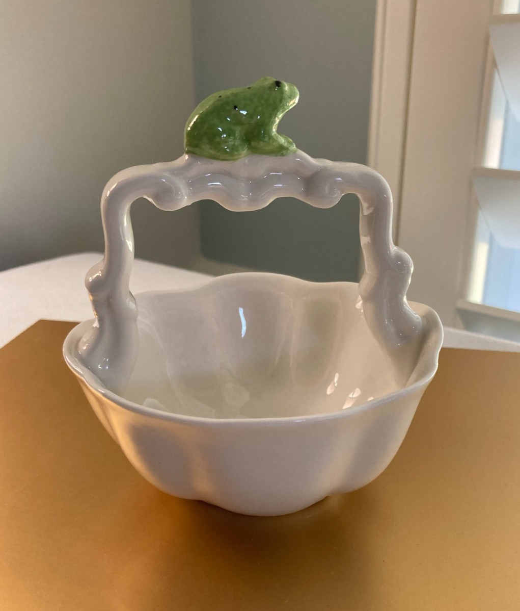 Peppertree Tabletops Frog Ceramic Trinket Dish Porcelain Basket Peppertree Tabletops Frog Ceramic Trinket Dish Porcelain Basket