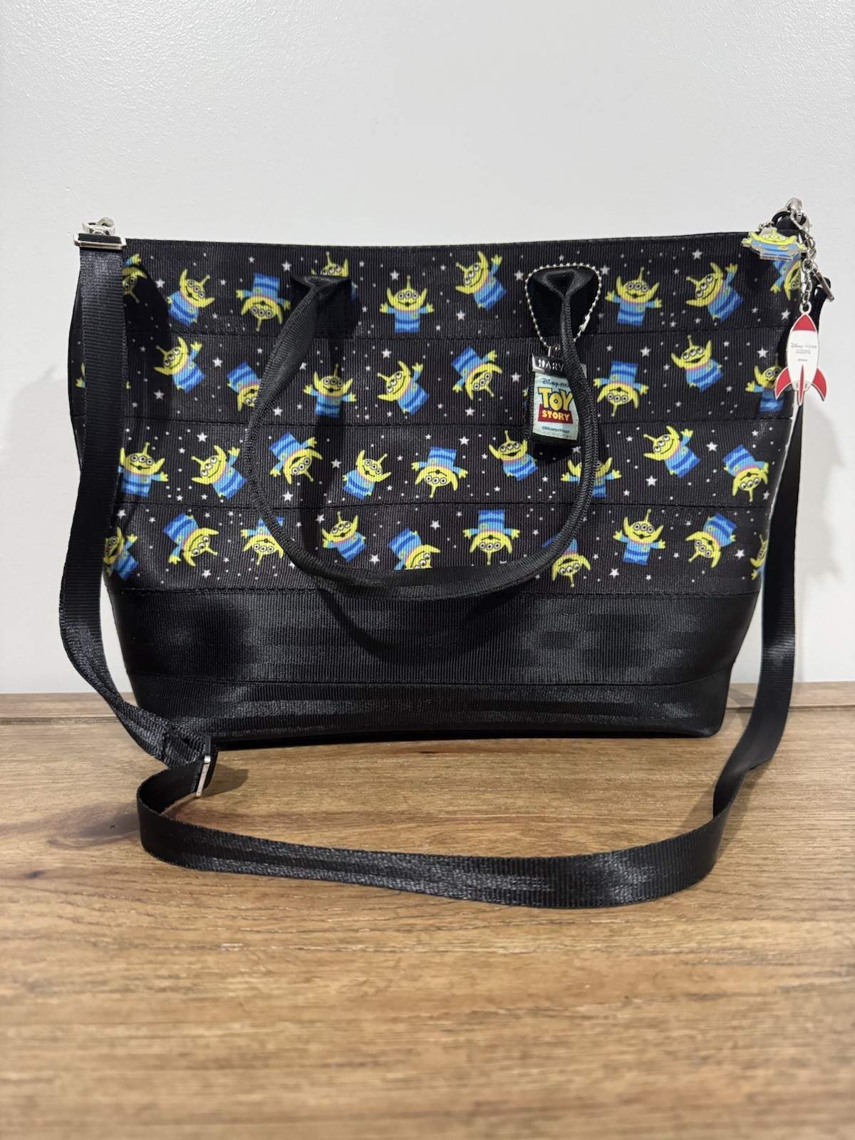 Harveys Disney Parks Pixar Toy Story Alien Medium Seatbelt Bag Tote New No Tags