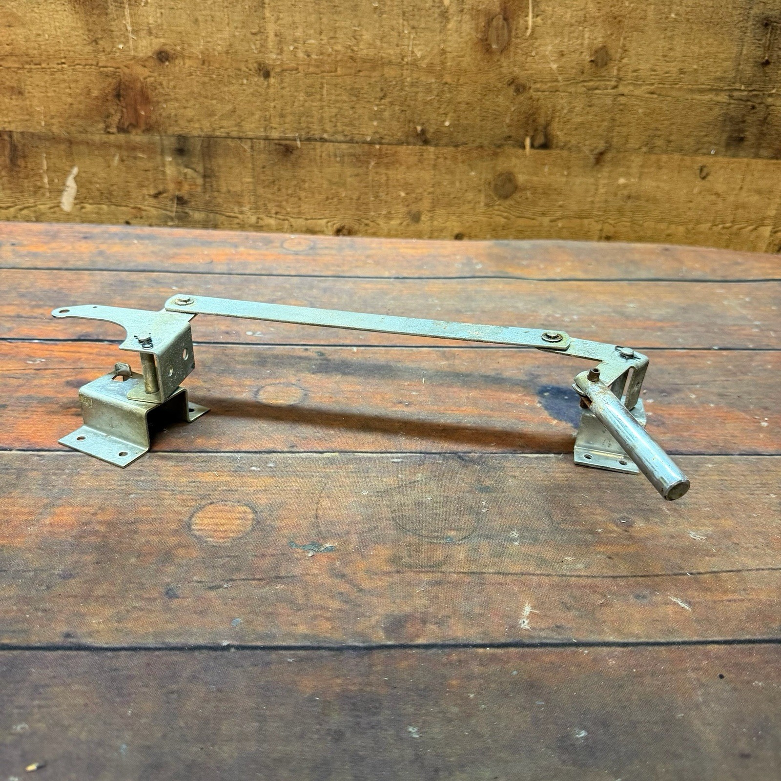 Seeburg HF100G Mechanism Linkage Arm Pivot Assembly Original Metal