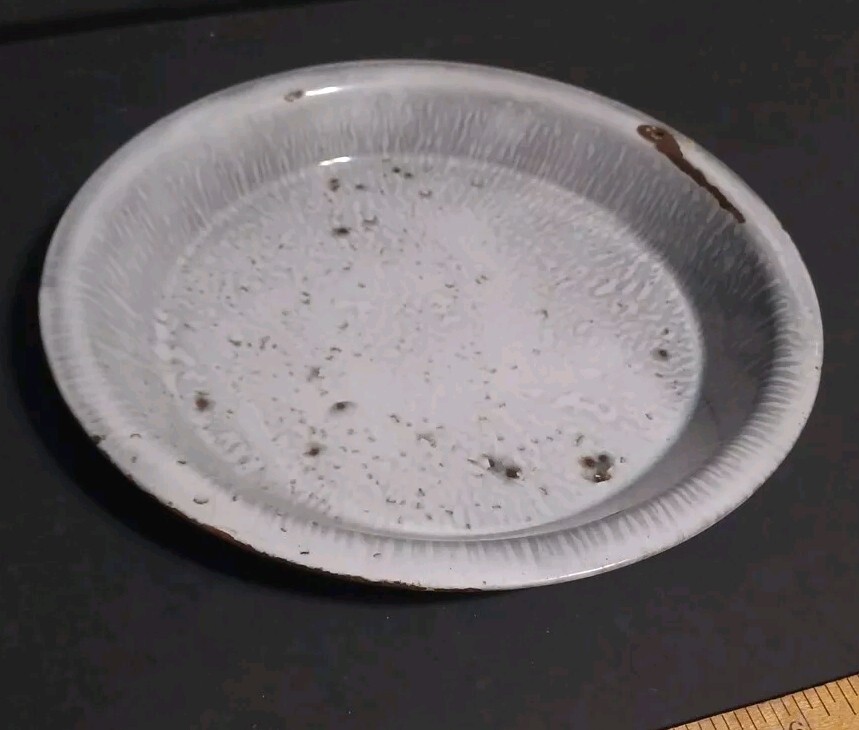 Vtg Mottled Gray Graniteware Pie Pan 9” Angle Wall  Farmhouse Cabin Rustic Deco