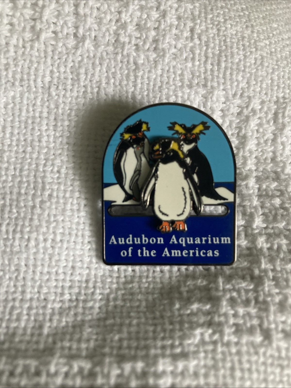 Audubon Aquarium Of The Americas Penguin Slider Hat Bag Lapel Collectible Pin