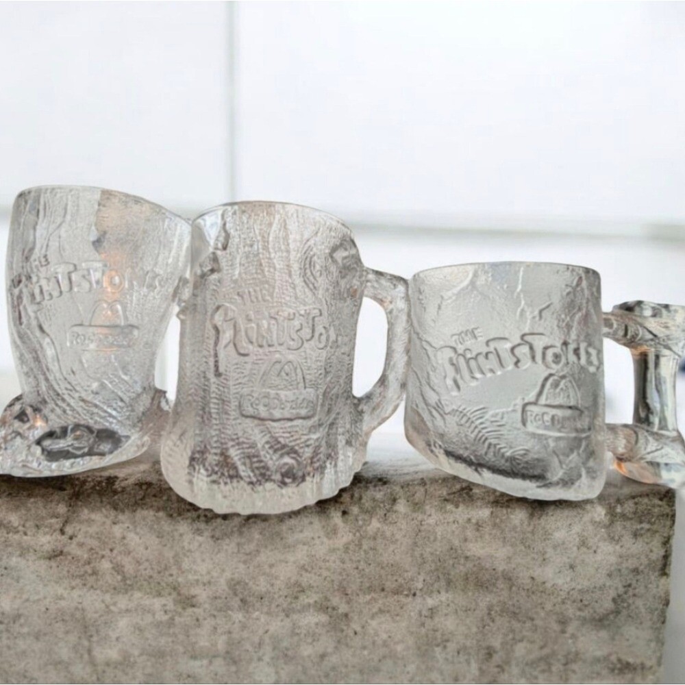 🆕 Vintage Flintstone's Set Of 6 Cups 🆕 Vintage Flintstone's Set Of 6 Cups