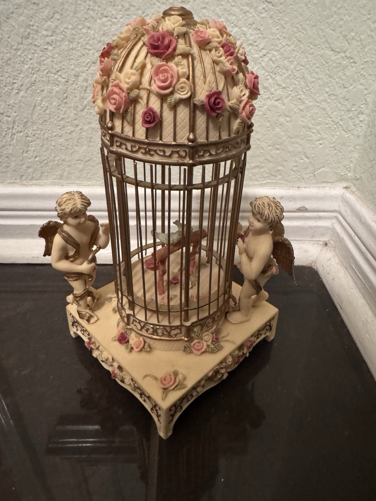 Dezine Heavenly Cherubs 9191 Hand Painted Does not Play