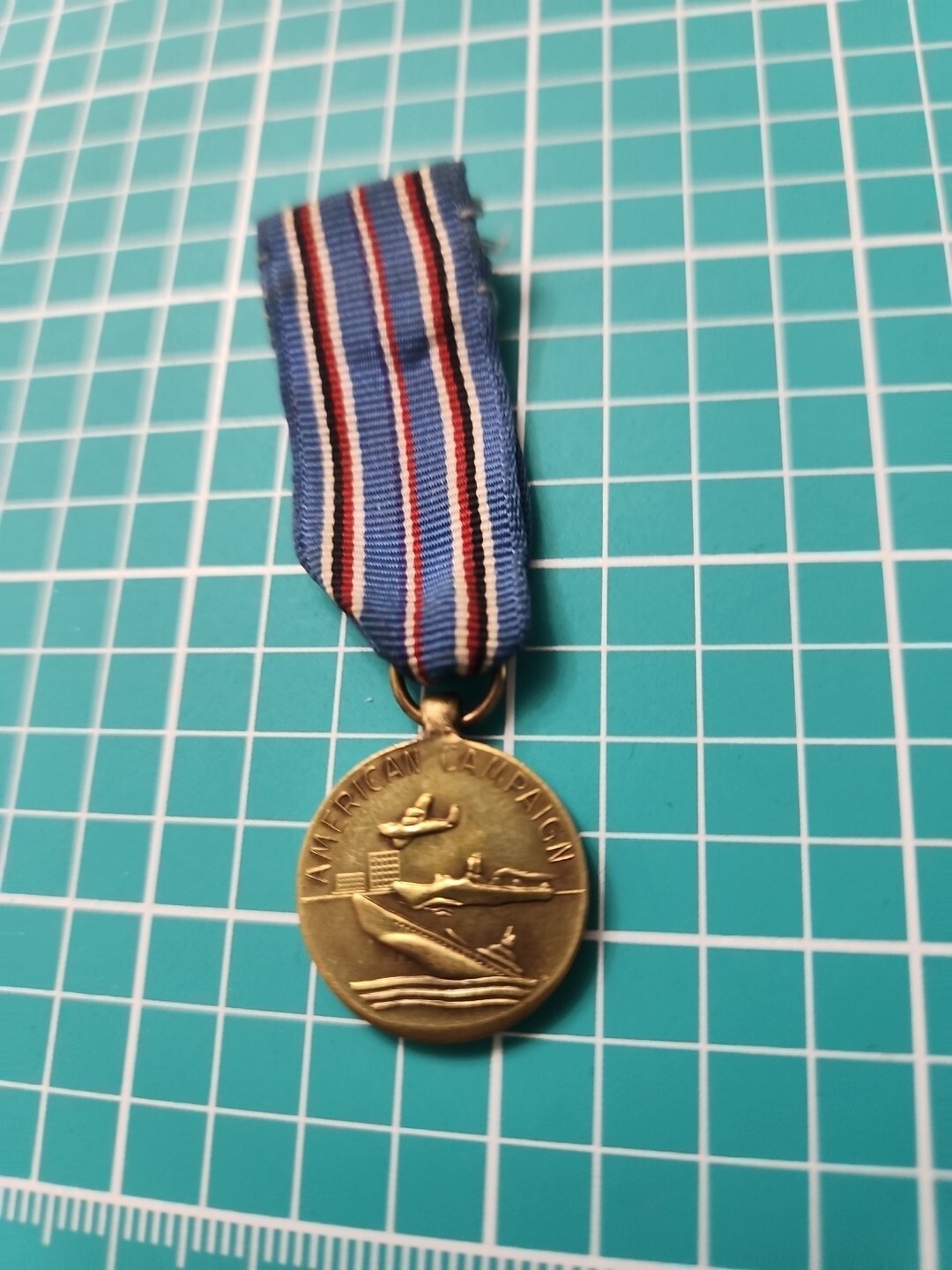 Vtg WWII American Campaign 1941 1945 Gold Tone Lapel Pin Gems Co Ny 