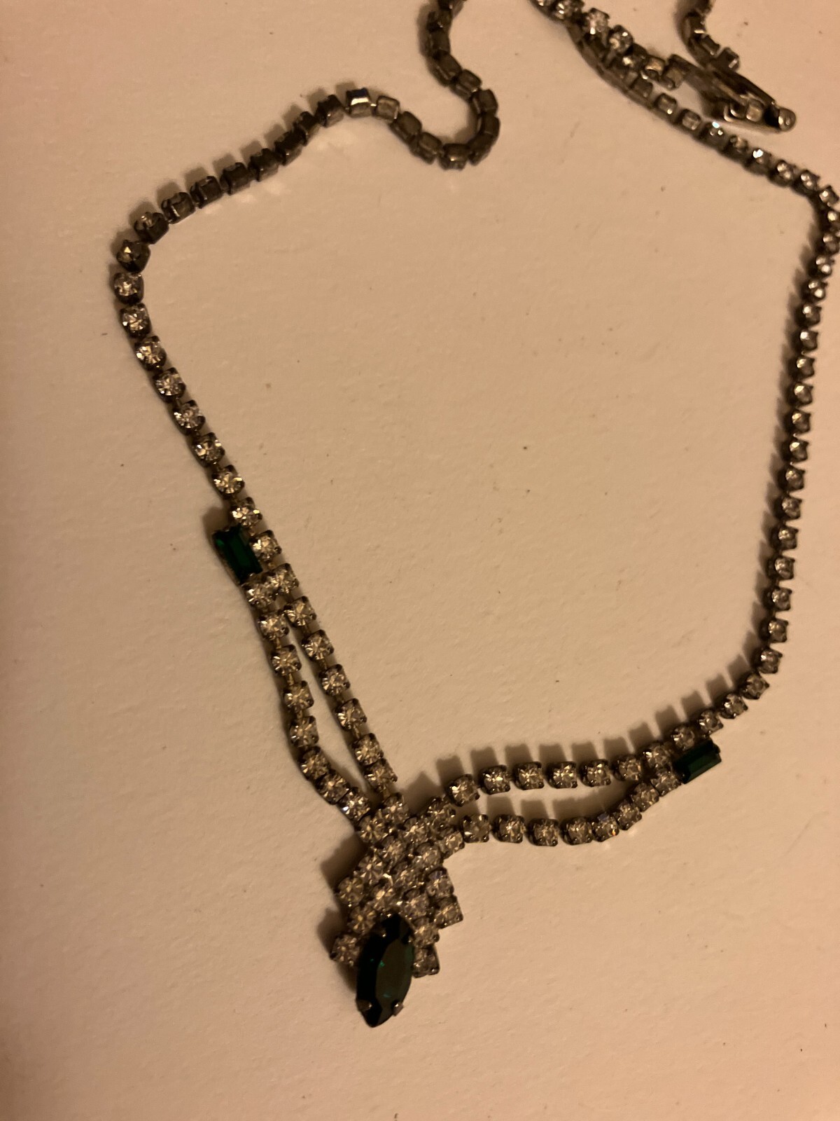 VINTAGE ESTATE  GREEN AND CLEAR RHINESTONE  NECKLACE