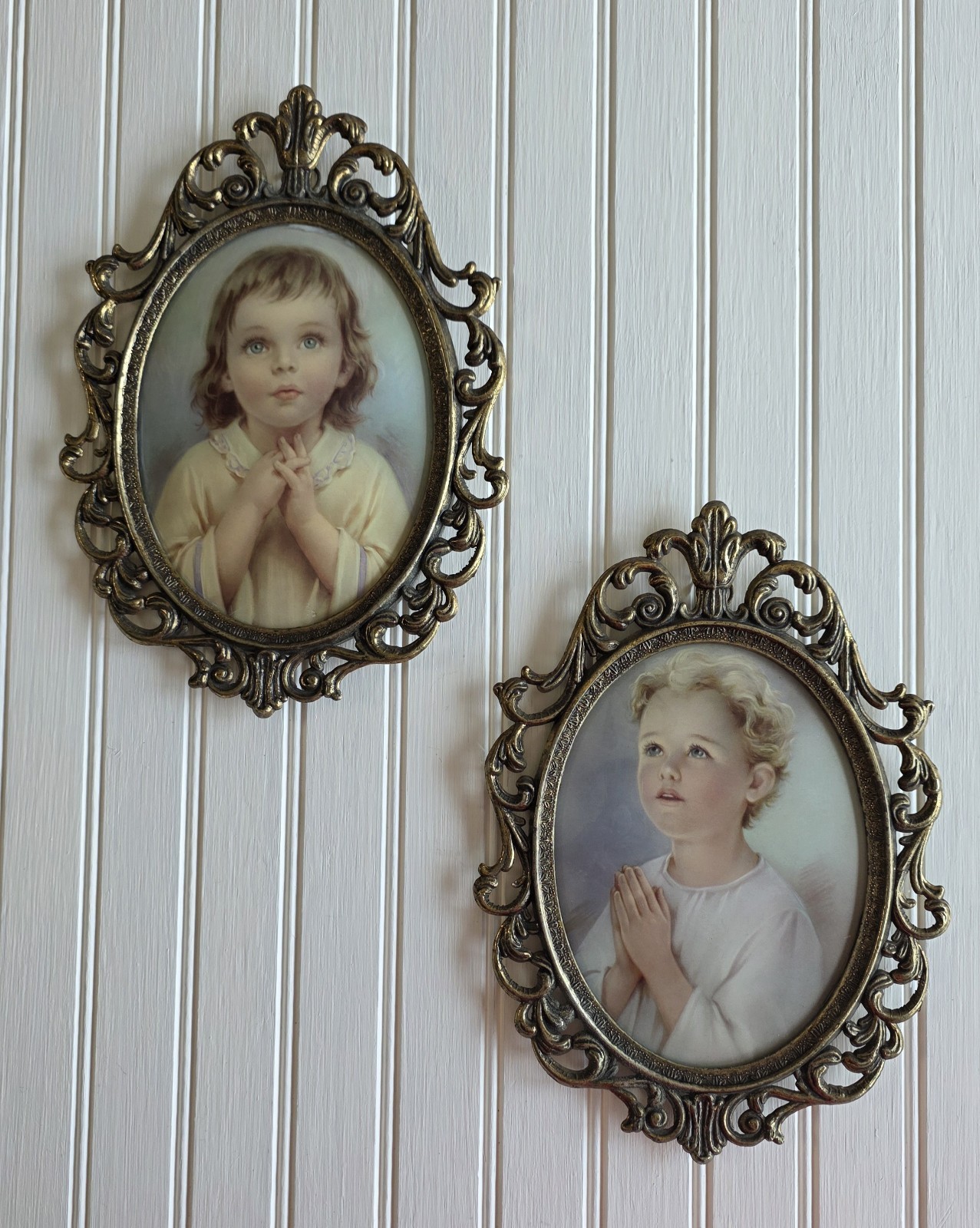 Vintage Oval Metal Picture Frames Praying Children Curved Glass 10\