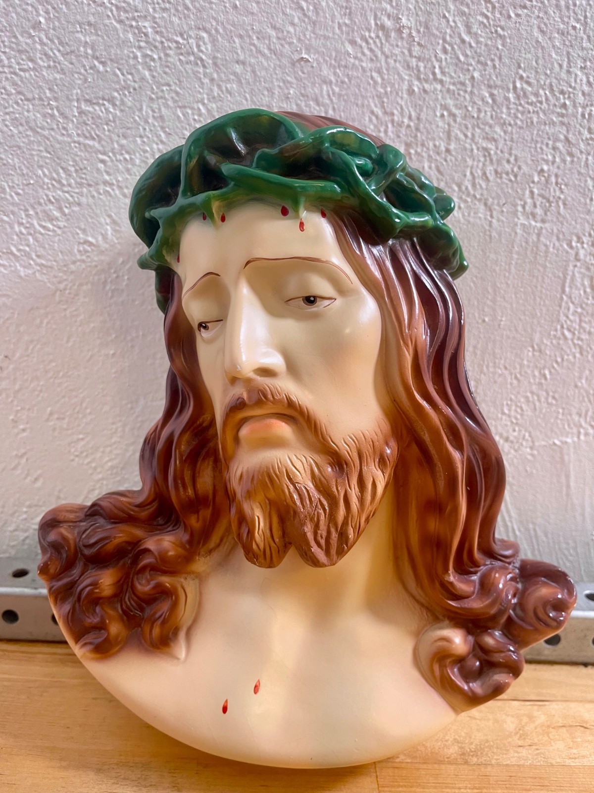 Vintage Large Hand Painted Plaster Wall Sculpture Of Jesus 3 Dimensional Vintage Large Hand Painted Plaster Wall Sculpture Of Jesus 3 Dimensional
