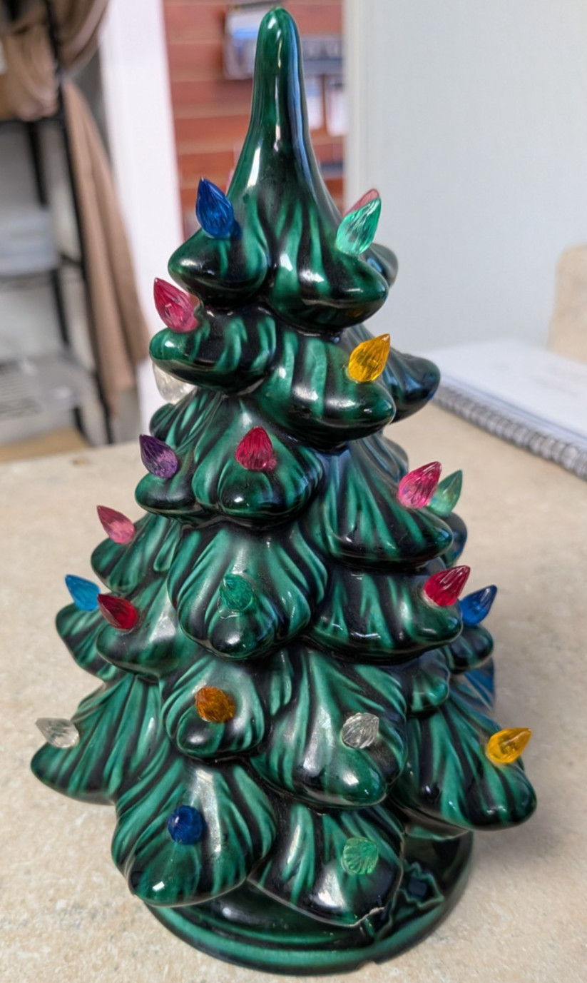 Vintage Holland Mold Green Lighted Ceramic Christmas Tree 9 Vintage Holland Mold Green Lighted Ceramic Christmas Tree 9