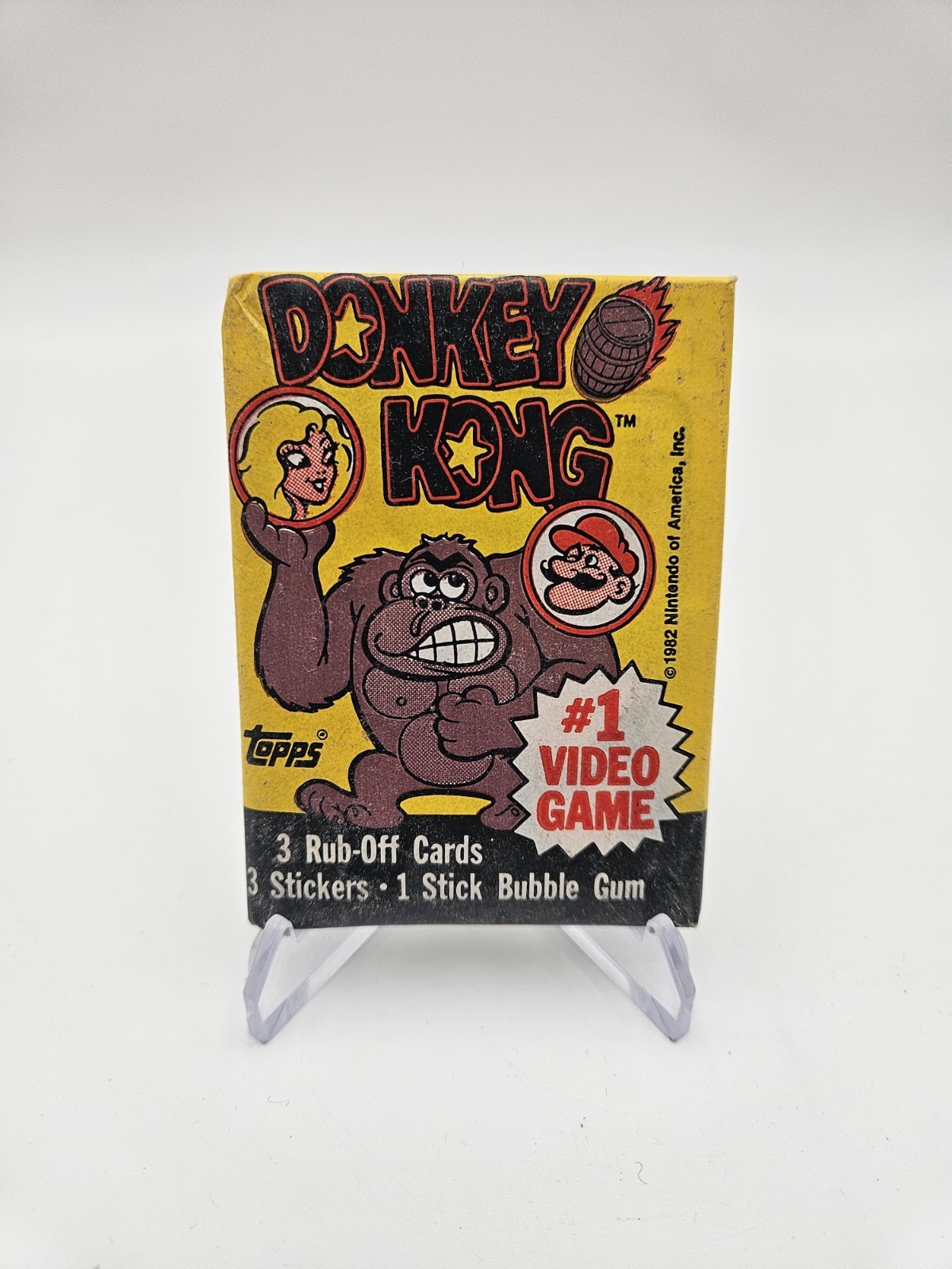 Vtg 1982 Pack of Topps Donkey Kong Rub Off Cards Stickers & Bubble Gum NOS