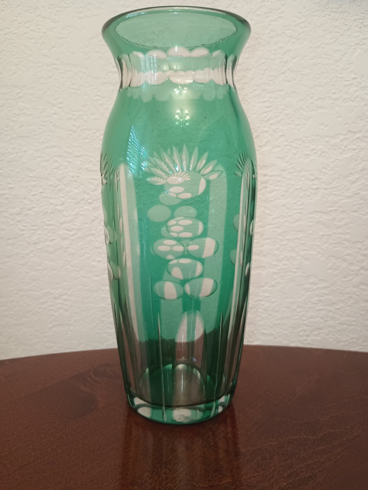 Vtg. Green Cut To Clear Glass Vase,Etched Stylized Flowers, Fluted, Japan 8.25\