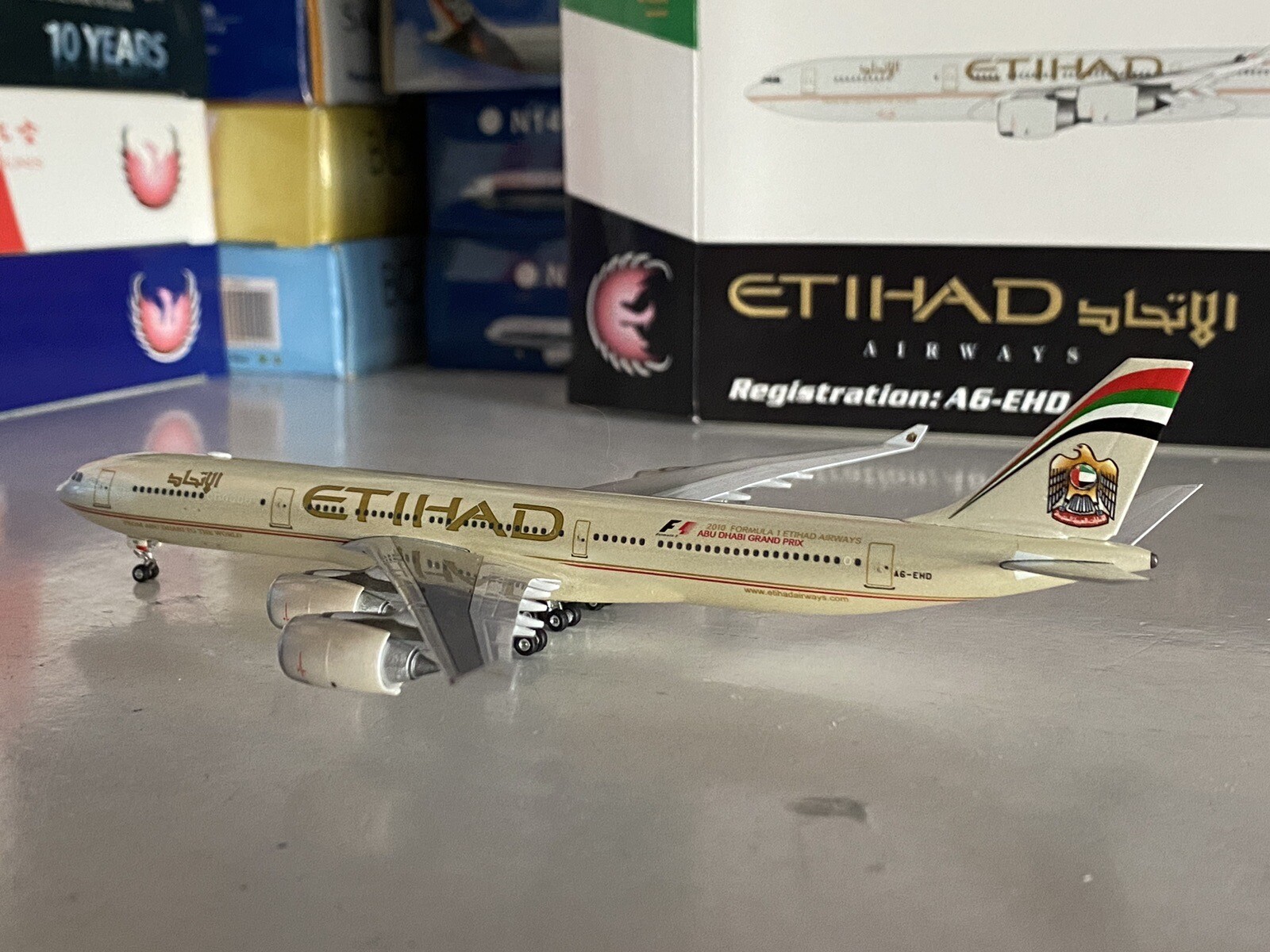 Phoenix Models Etihad Airways Airbus A340-500 1:400 A6-EHD Formula 1 Logo
