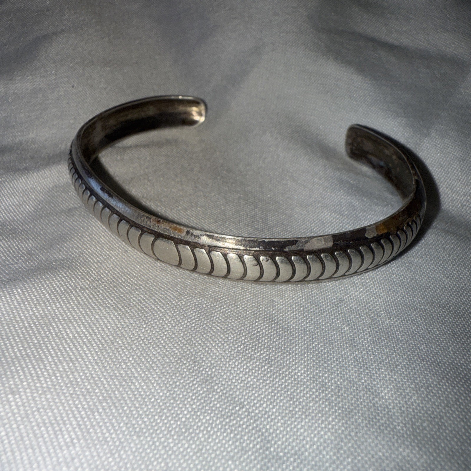 Vintage Navajo B WEBB Sterling Silver Ribbed Design Cuff Bracelet 11.6 Grams