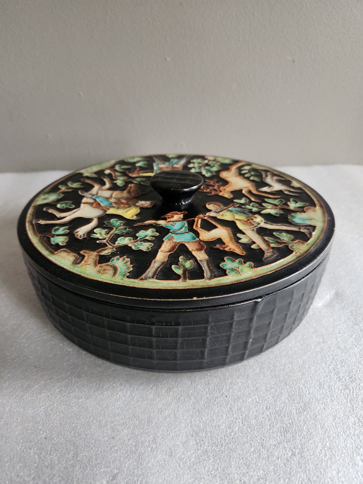 Vtg Karlsruher Majolika Deckeldose by Karlsruher Mfg in Germany Round Box w/ Lid
